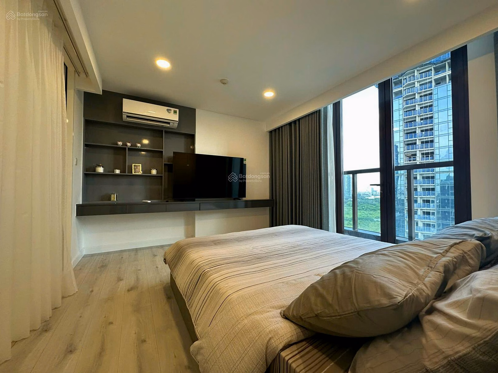 Need to sell quickly The Galleria Residence - The Metropole apartment 53 billion, 165m2, great price