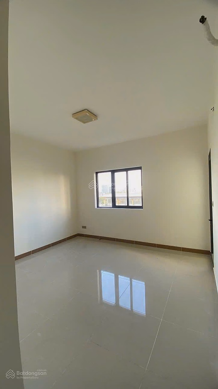 Selling 71m², 2 bedrooms, 2 bathrooms, empty house, corner house, 3.5 billion in Era Town Duc Khai, District 7, inbox to see the house now
