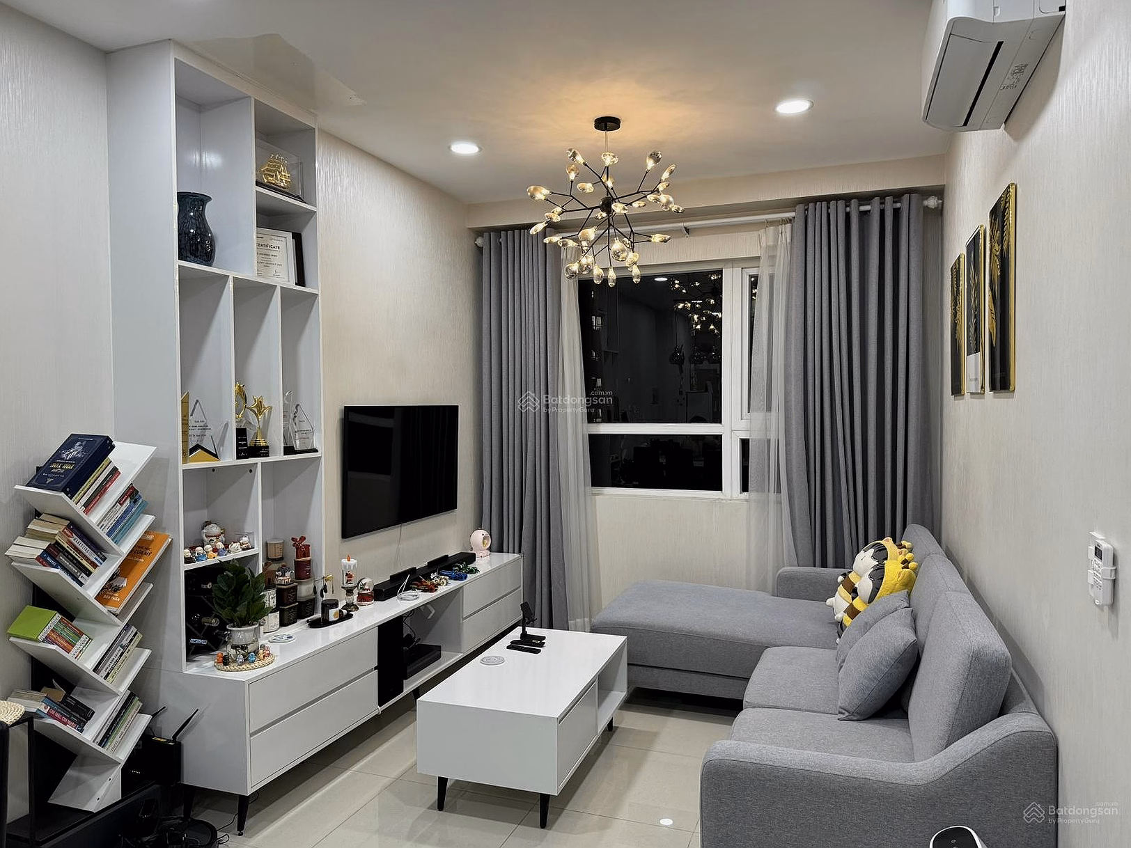 Extremely rare: Topaz Elite middle floor 2 bedrooms, 2 bathrooms, fully furnished, good price