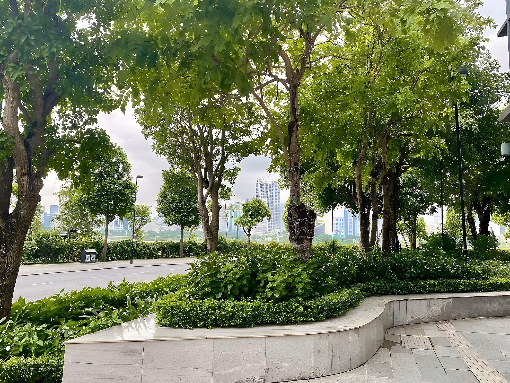 Owner needs to quickly sell apartment 2N2WC, 65m2, BC Dong Nam, middle floor, 8x billion, at Vinhomes Skylake