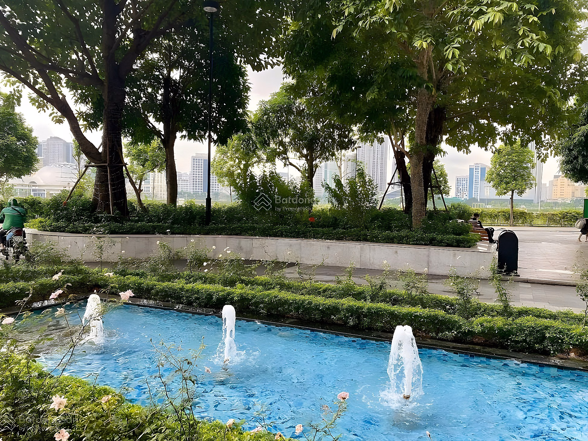 Owner needs to quickly sell apartment 2N2WC, 65m2, BC Dong Nam, middle floor, 8x billion, at Vinhomes Skylake