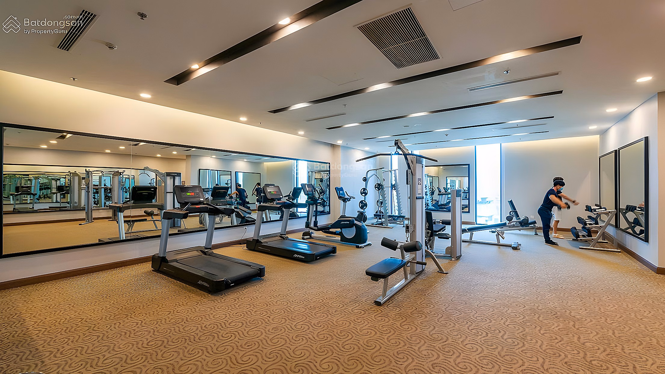 Owner needs to quickly sell apartment 2N2WC, 65m2, BC Dong Nam, middle floor, 8x billion, at Vinhomes Skylake
