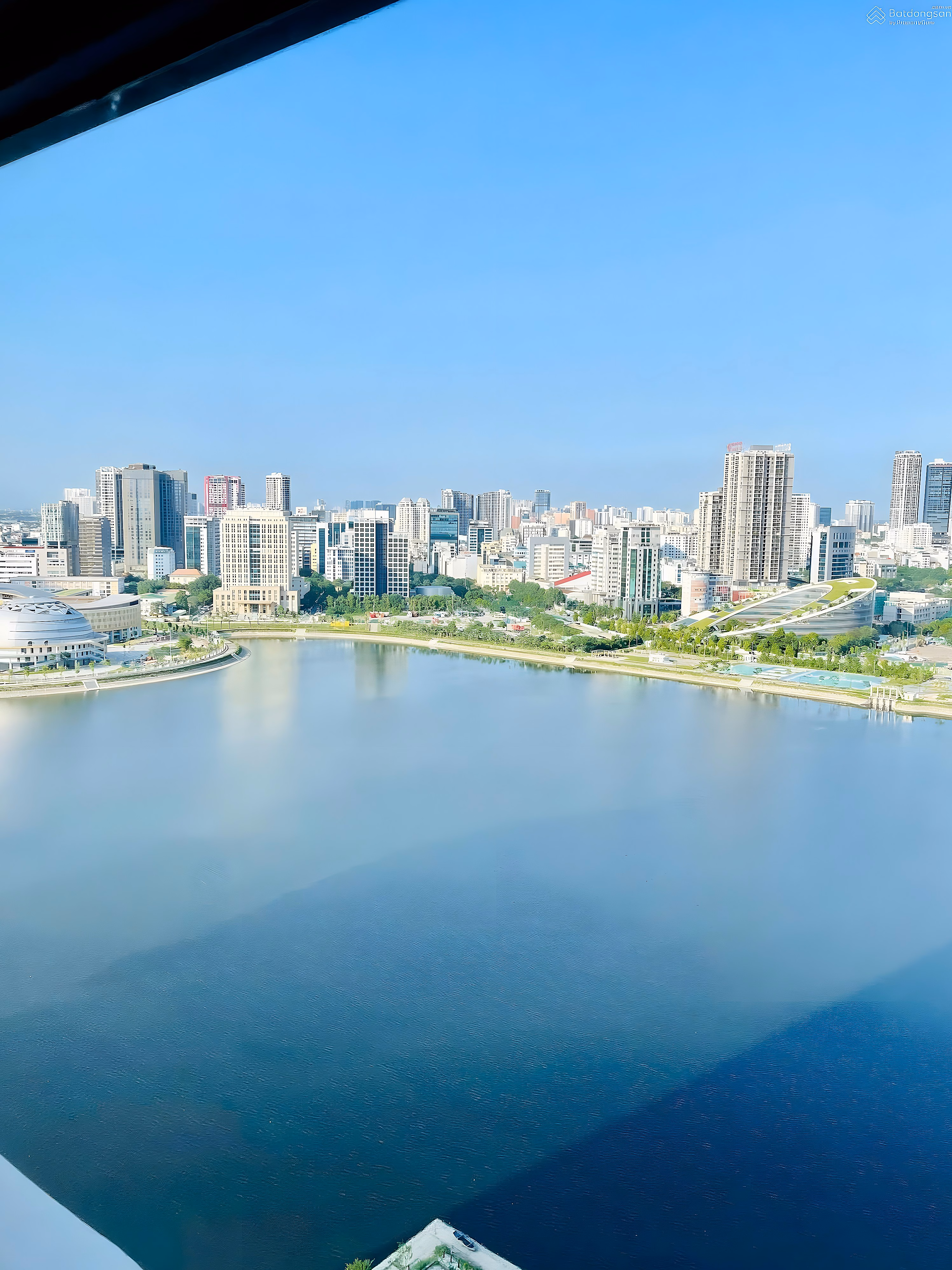 Owner needs to quickly sell apartment 2N2WC, 65m2, BC Dong Nam, middle floor, 8x billion, at Vinhomes Skylake
