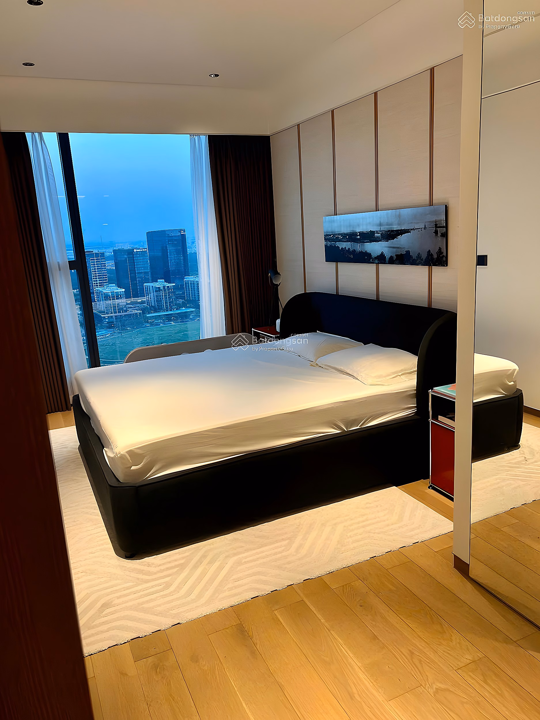FOR RENT CHAN AI EXECUTIVE SUITE 2 BR SEA TOWER - GRAND MARINA SAIGON | LUXURY VIEW, INCLUDED QL FEE