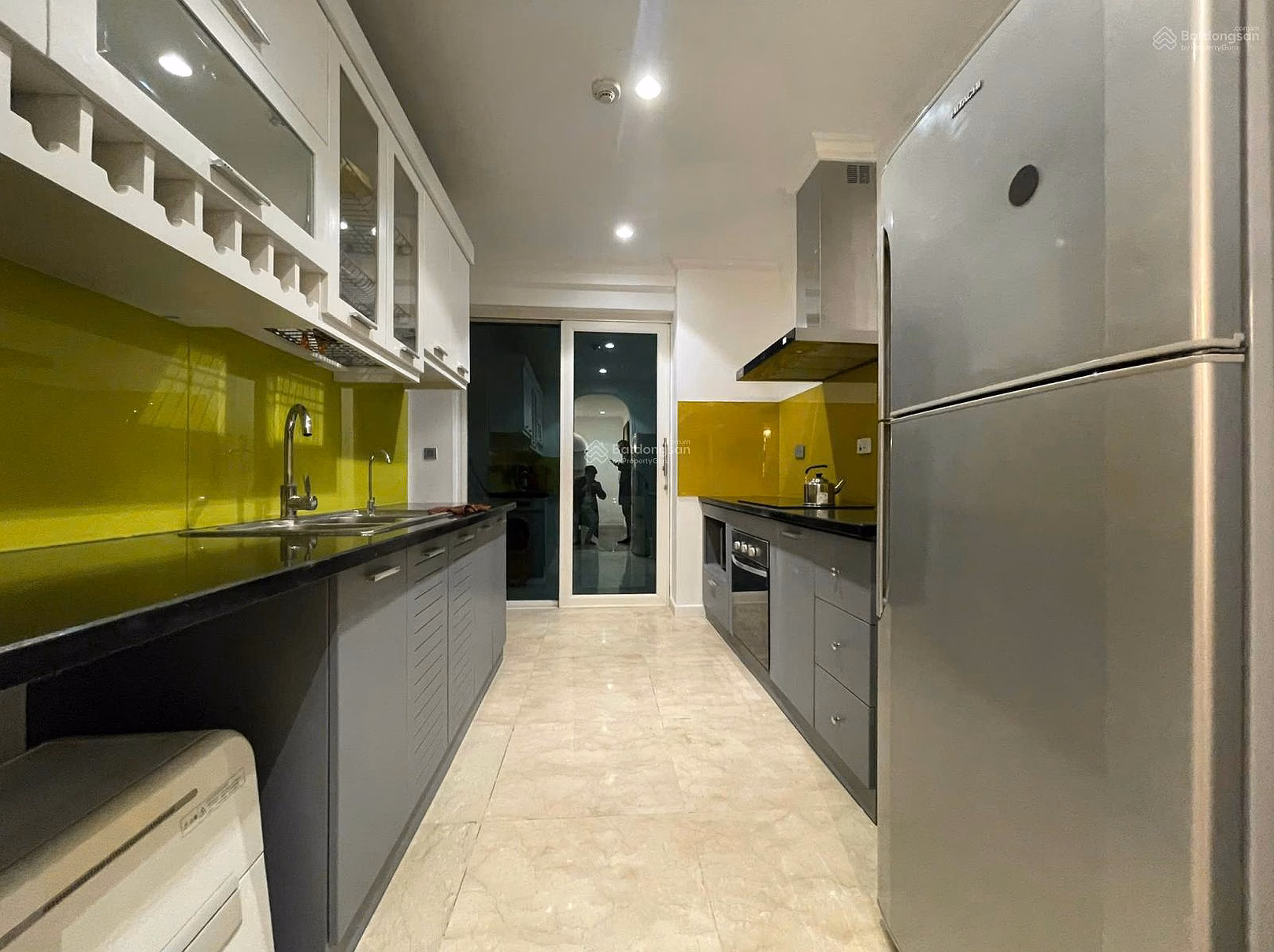 Updated apartments for rent in Ciputra, Many 2 bedroom, 3 bedroom apartments for guests to choose from, prices from 13 million/month