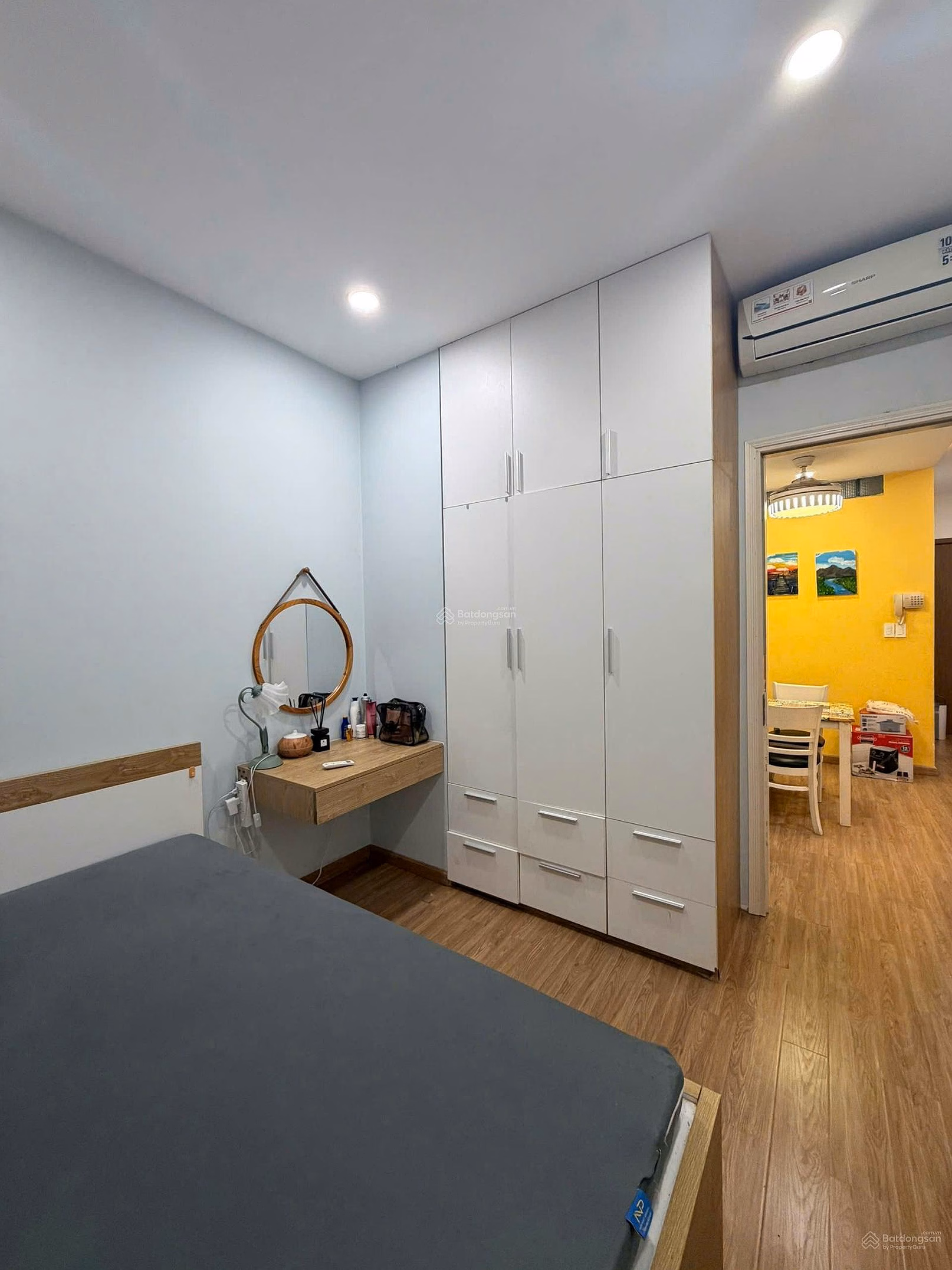 Urgent sale 2 bedroom apartment, 75m2 at The Harmona, Tan Binh, 5 billion VND