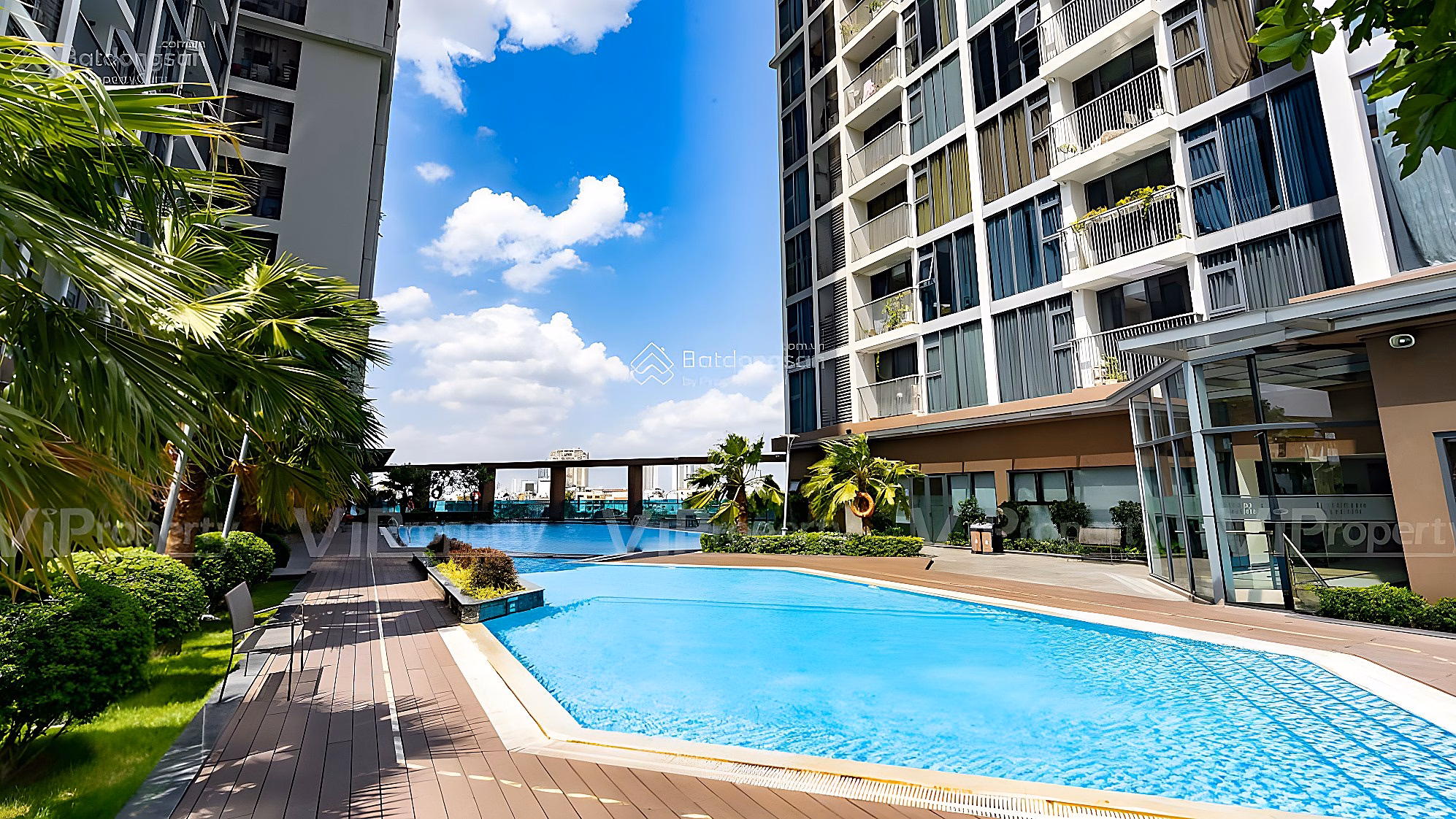 Shopping cart for fully furnished Eco Green Saigon apartment in District 7 updated every day