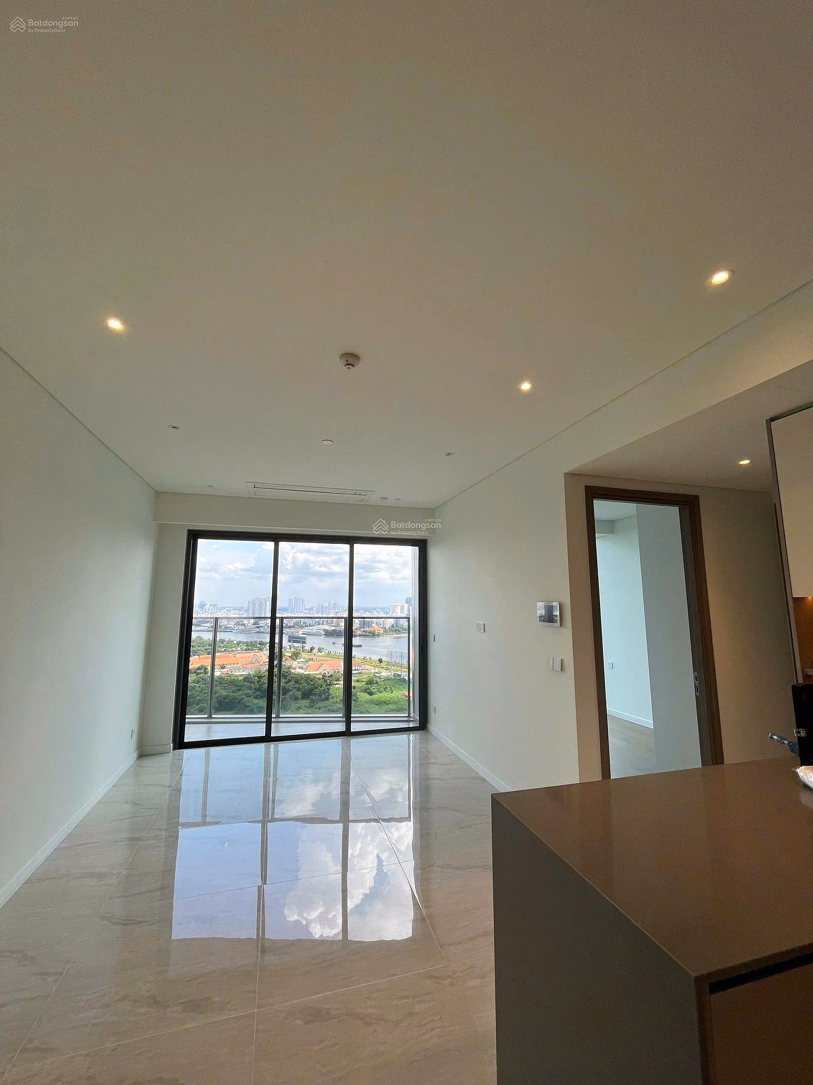 Selling 2-bedroom apartment at The Opera - Metropole, high floor, river view in District 1, 35 billion