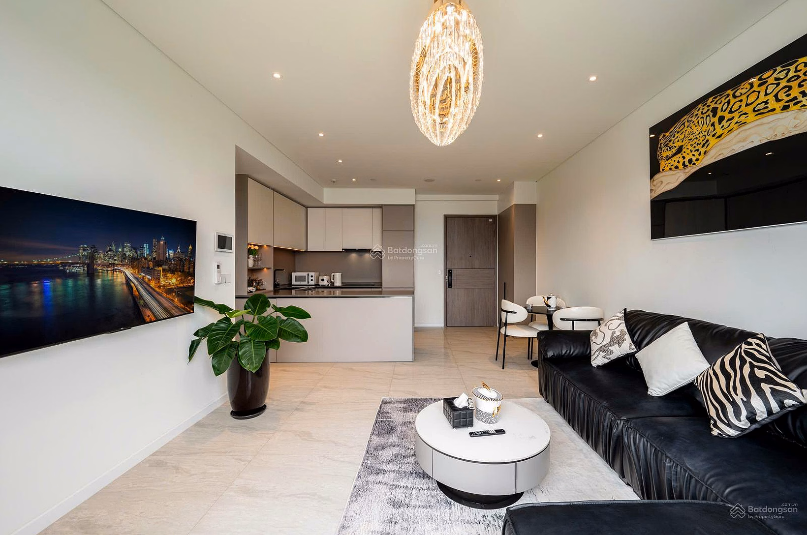 Selling 2 bedroom apartment at The Opera - Metropole with river view in District 1 for 30 billion