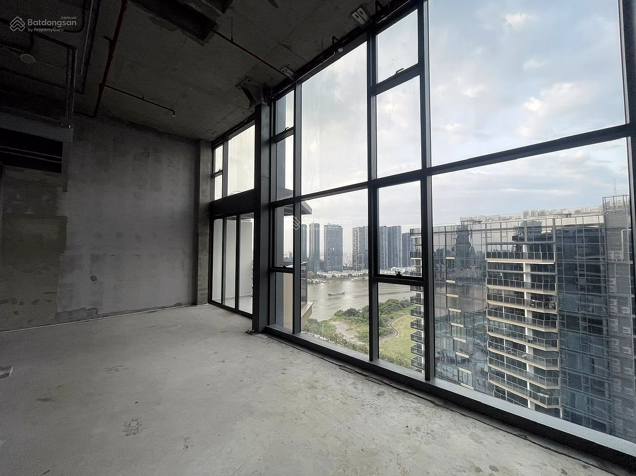 Selling The Opera - Metropole penthouse with view to Bason bridge river, with private garden swimming pool 70 billion