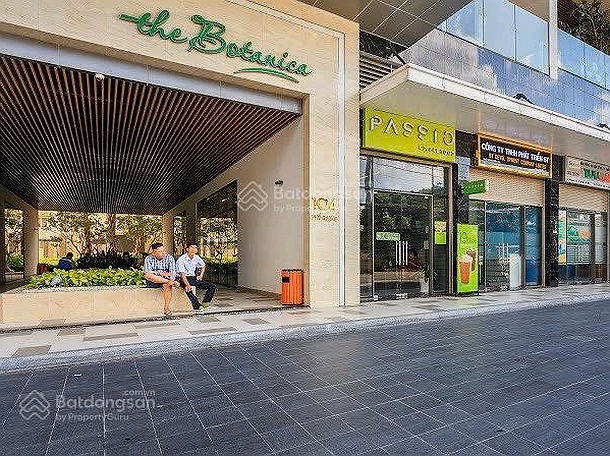 HOT!!! Urgent sale apartment 5.7 billion 2 bedrooms 2 bathrooms CORNER MIDDLE FLOOR THE BOTANICA - Novaland view South 73m2