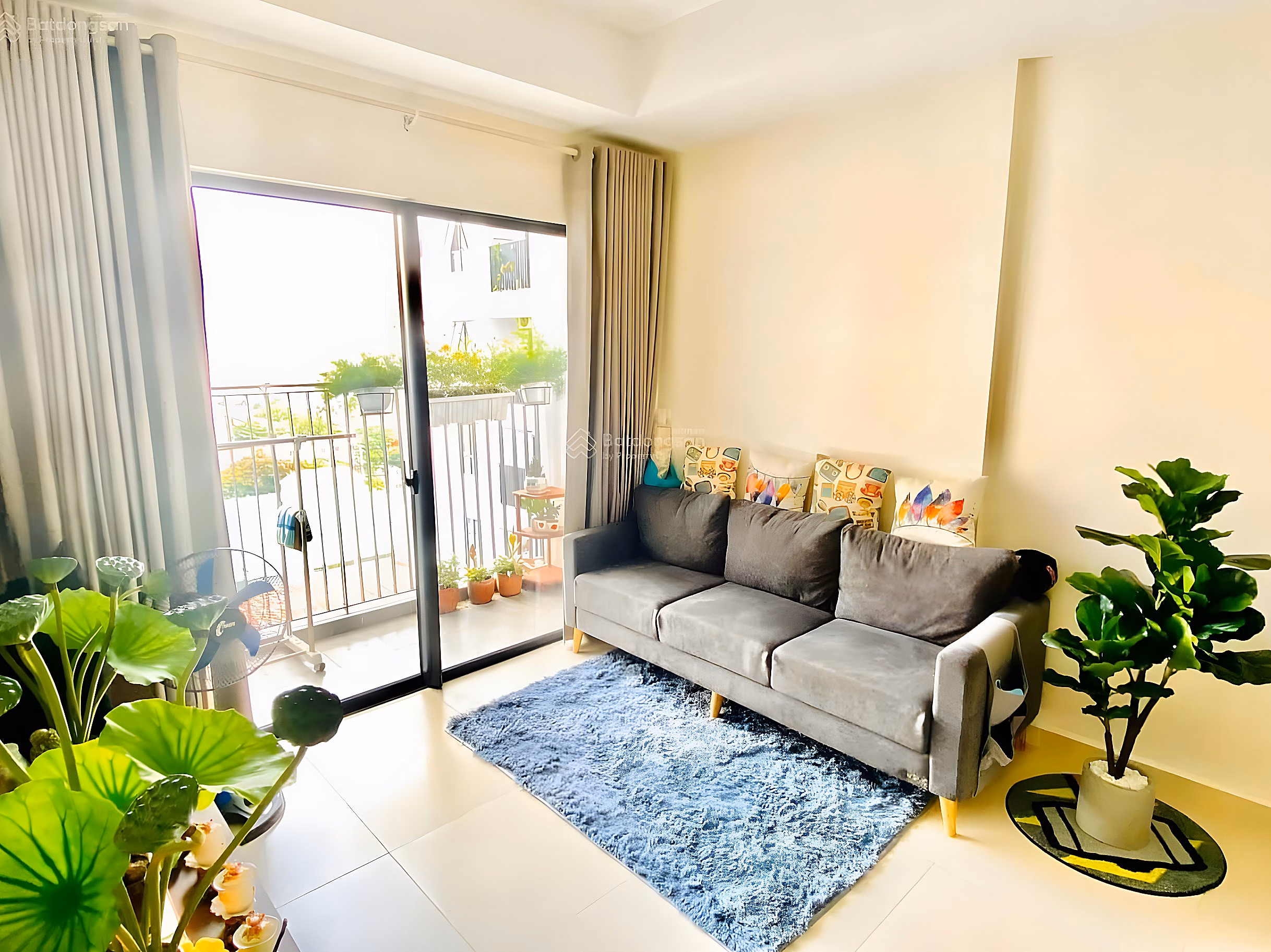 The owner sells M-One apartment 2 bedrooms 2 bathrooms 66m2 in T2 building, fully furnished, has pink book, price only 4.5 billion, TL.