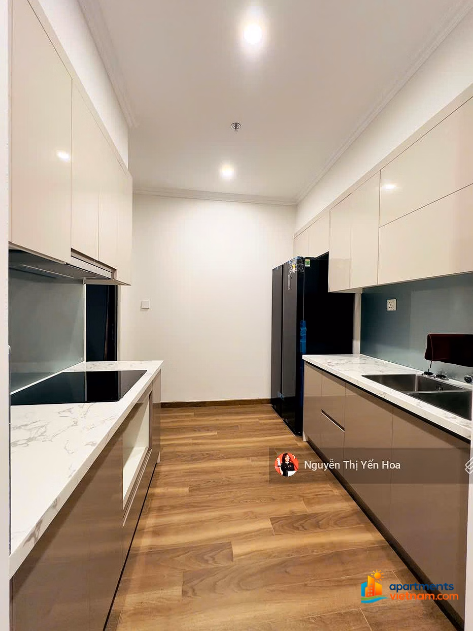 Urgent sale 2 bedrooms, 2 bathrooms, beautiful Eiffel view, full luxury furniture, 69m2, cheapest price Vin 1 only 5.1 billion
