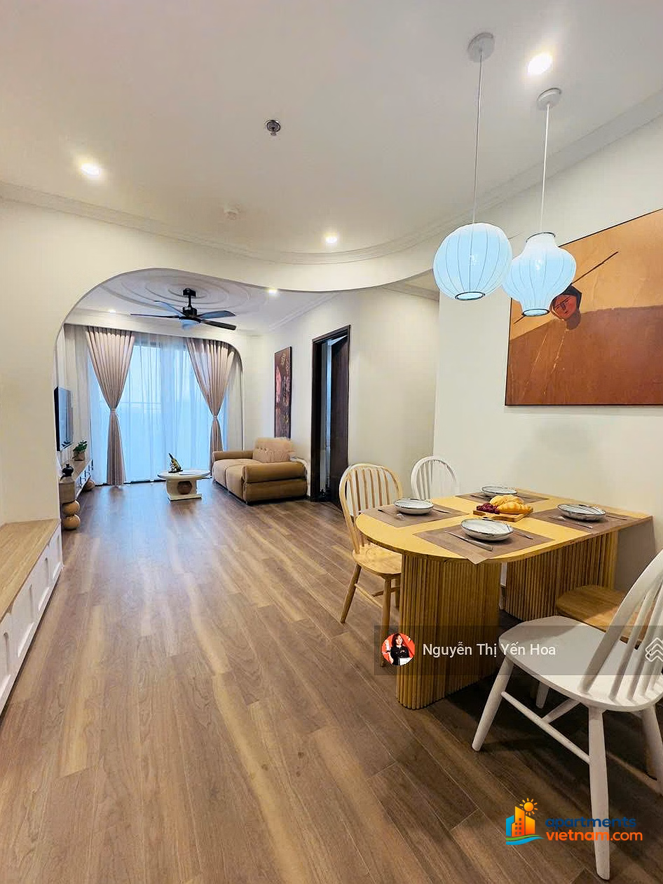 Urgent sale 2 bedrooms, 2 bathrooms, beautiful Eiffel view, full luxury furniture, 69m2, cheapest price Vin 1 only 5.1 billion