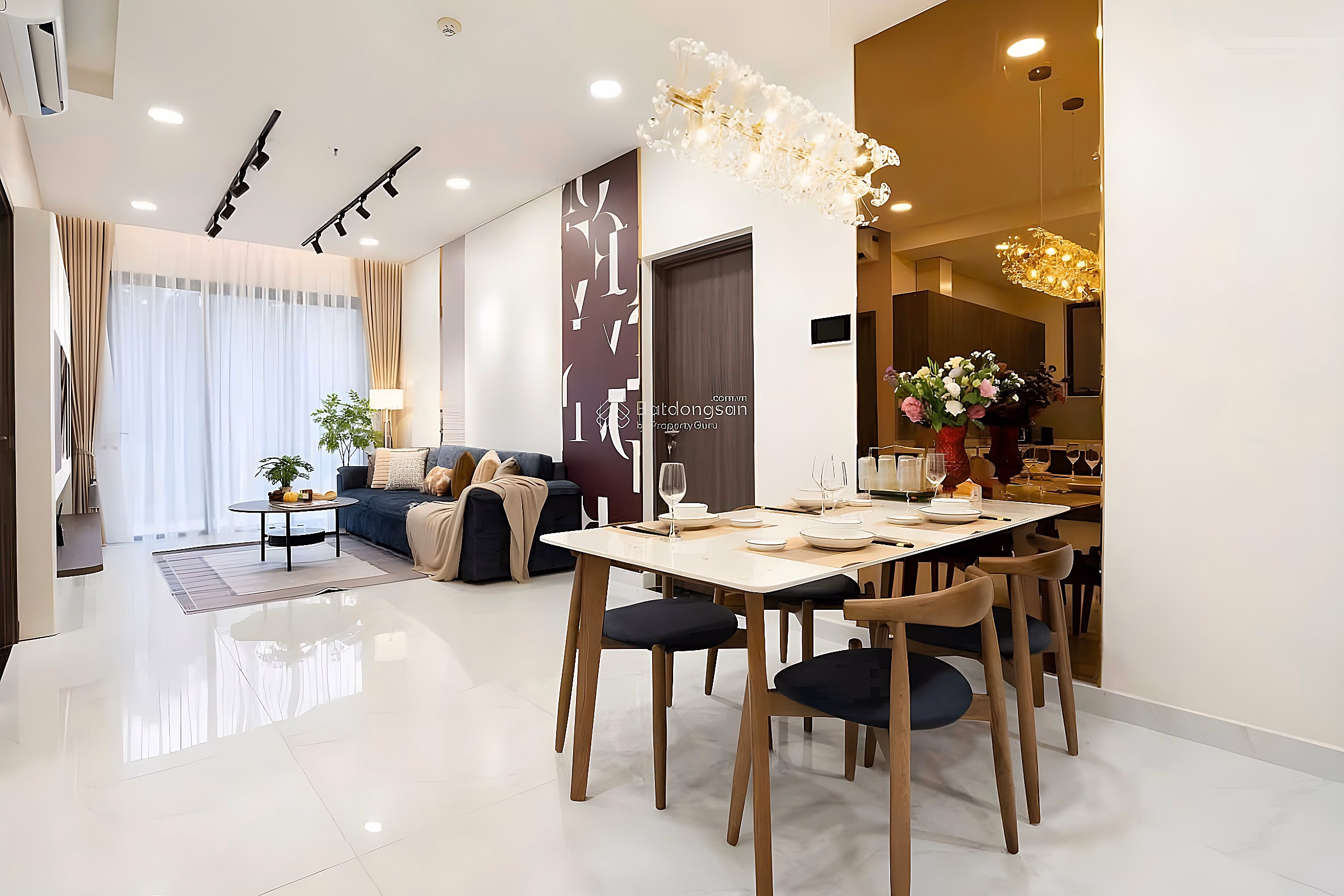 Sky Center apartment for rent urgently, 15 million, 80m², 2 bedrooms, 2 bathrooms, Tan Binh, HCM. Contact: 0932 132 *** meet Hien