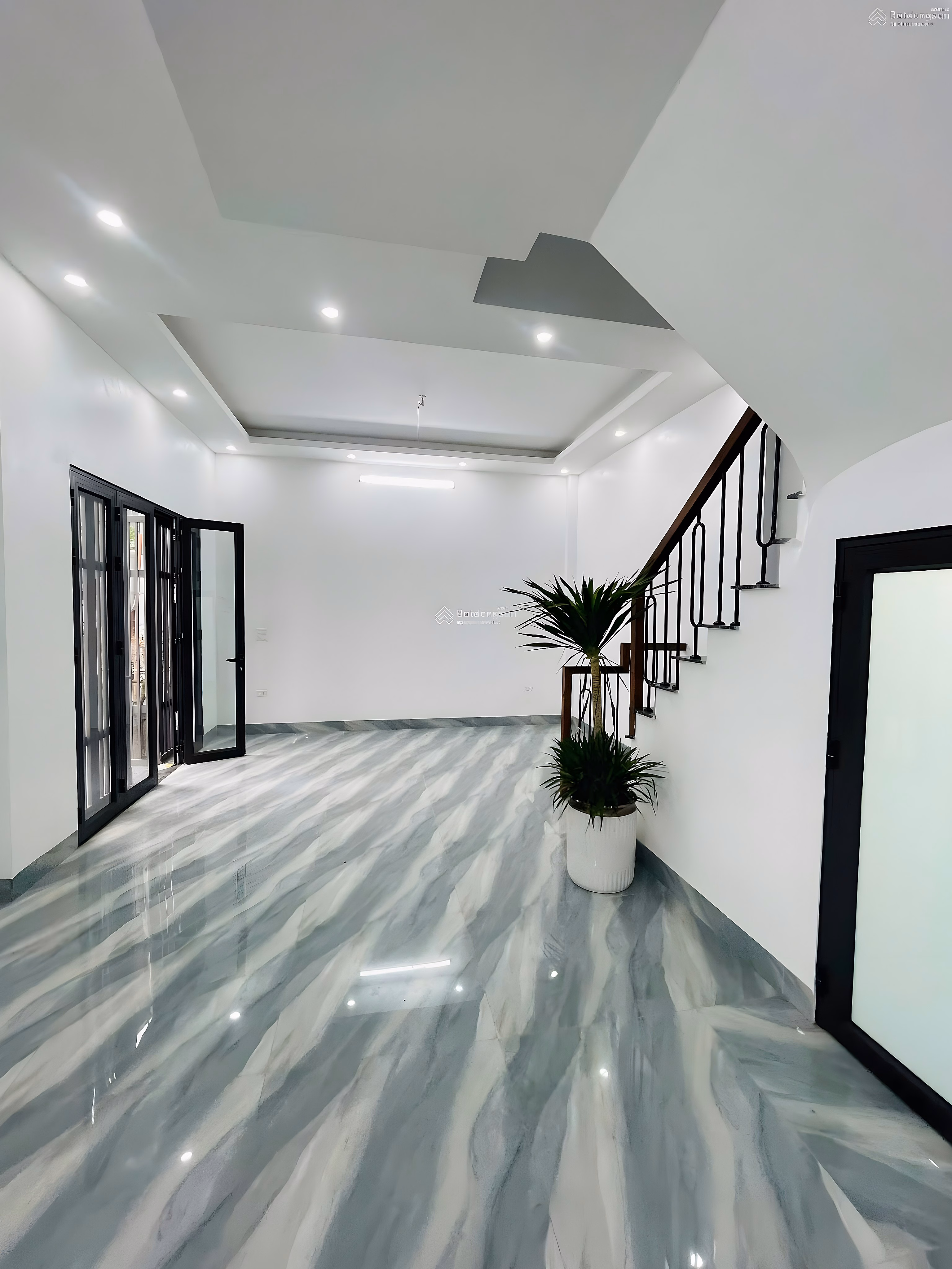 Newly built house for sale in Phu Luong, Ha Dong, area 50m2, corner lot with frontage of 9.45 meters, 6 bedrooms, SDCC