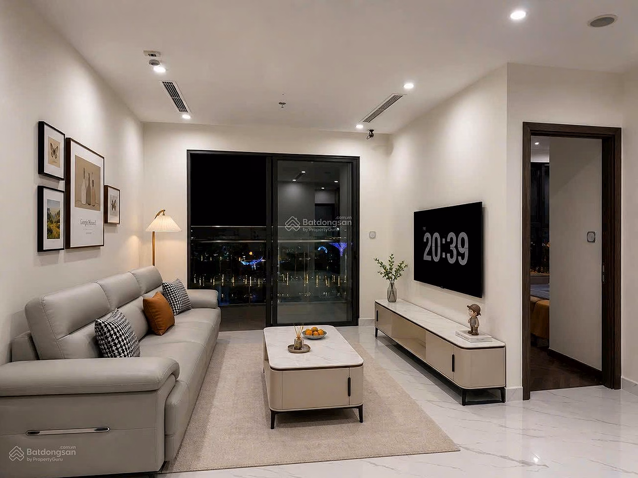 2 bedroom apartment for rent with the most luxurious furniture in Vinhomes Grand Park - very good rental price