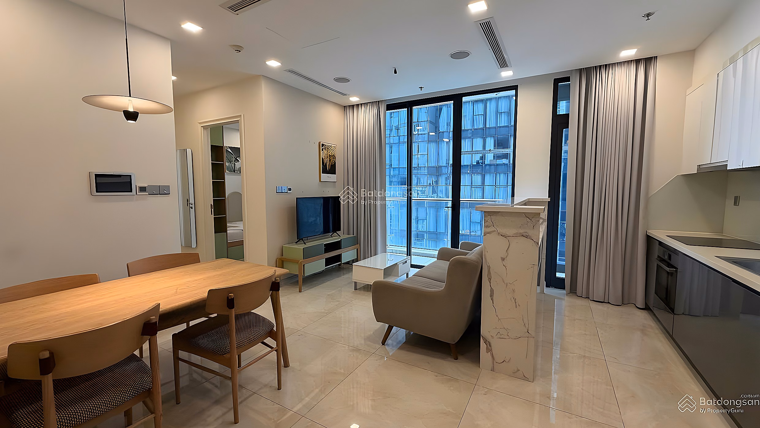 Hot! Apartment for rent in Vinhomes Golden River Ba Son, 26 million, 70m2, 2 bedrooms, 2 bathrooms