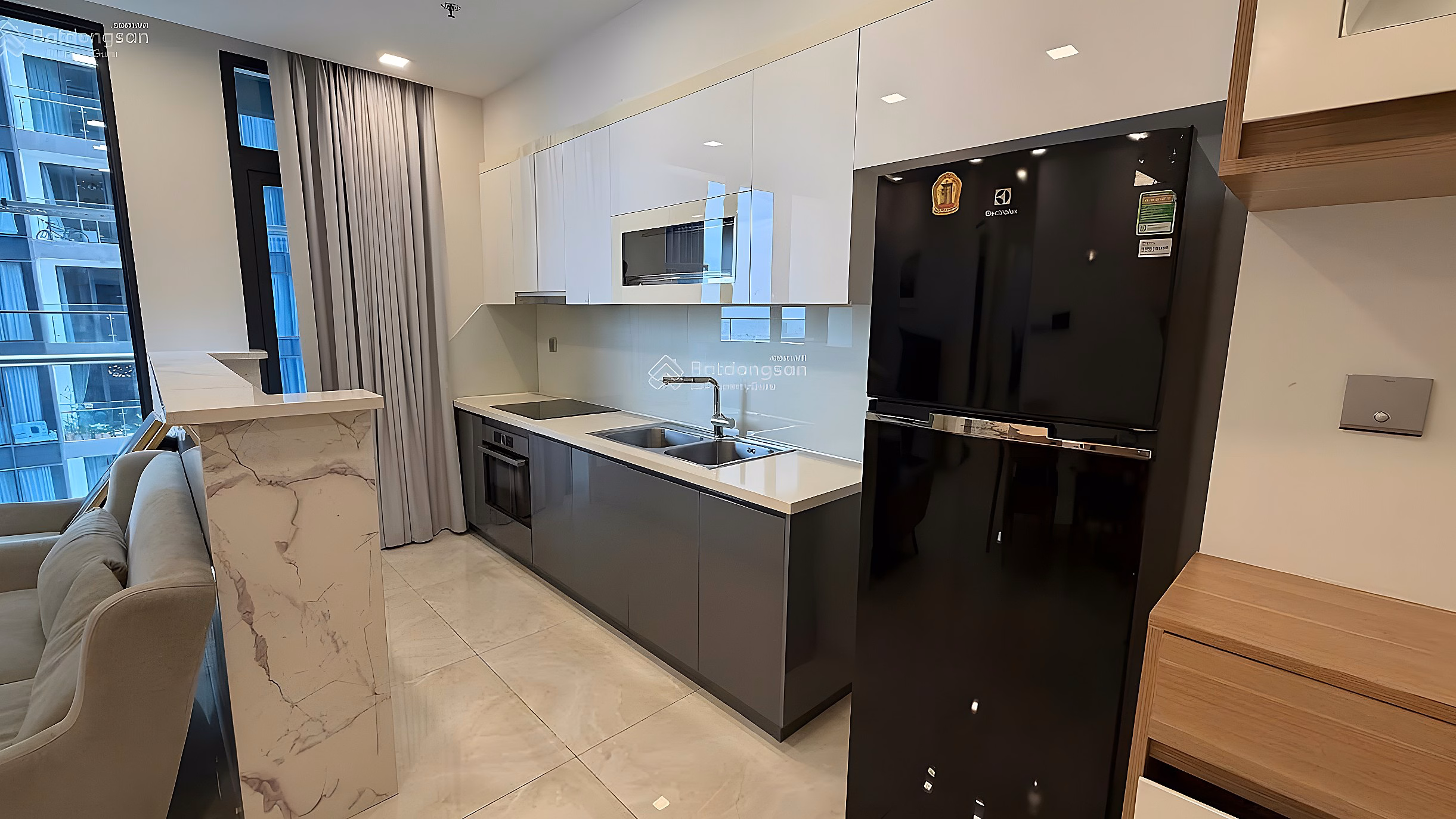 Hot! Apartment for rent in Vinhomes Golden River Ba Son, 26 million, 70m2, 2 bedrooms, 2 bathrooms