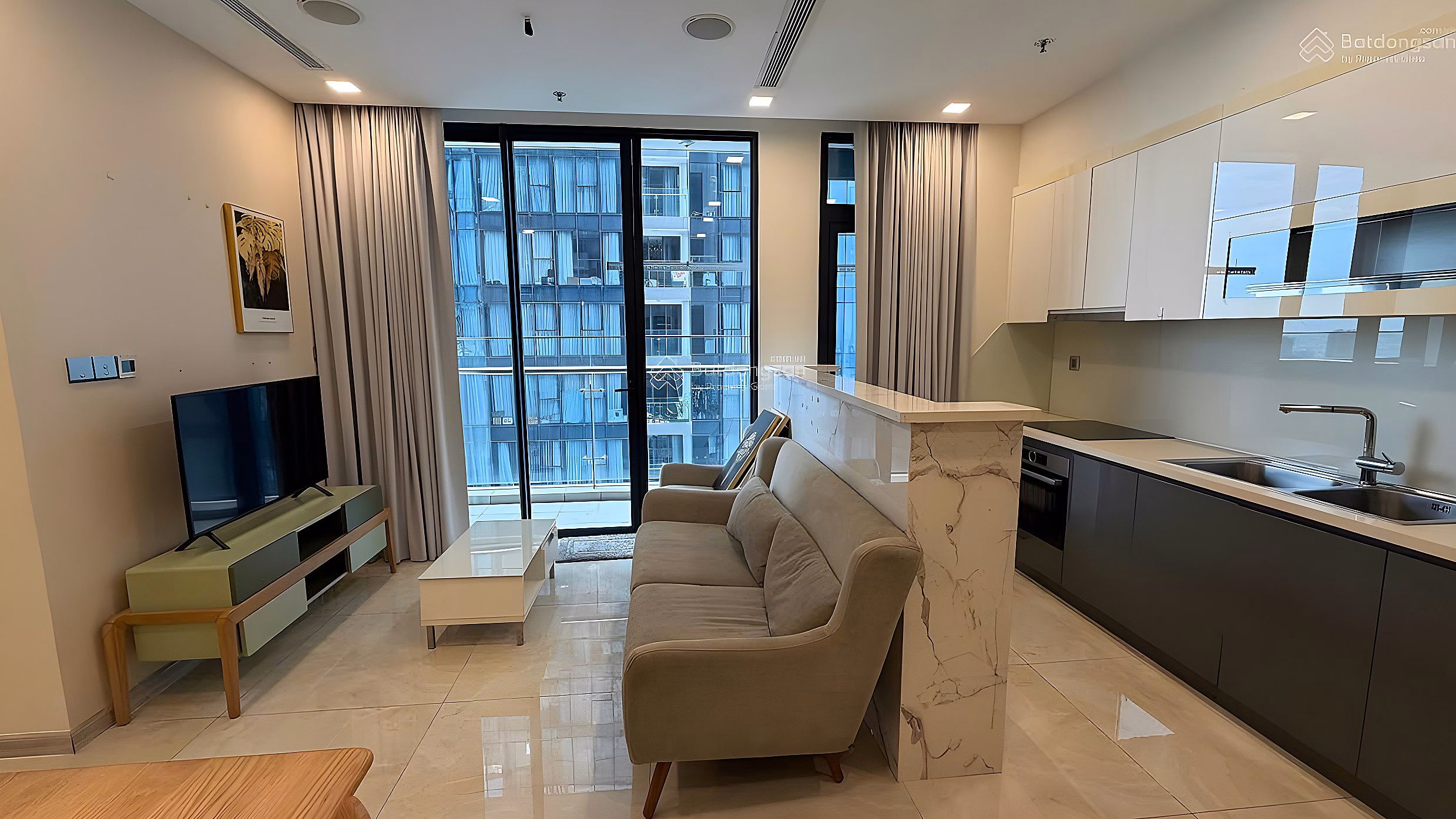 Hot! Apartment for rent in Vinhomes Golden River Ba Son, 26 million, 70m2, 2 bedrooms, 2 bathrooms