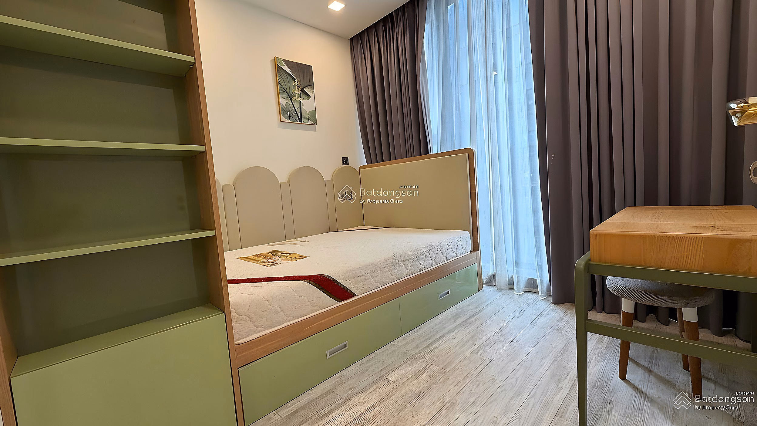 Hot! Apartment for rent in Vinhomes Golden River Ba Son, 26 million, 70m2, 2 bedrooms, 2 bathrooms