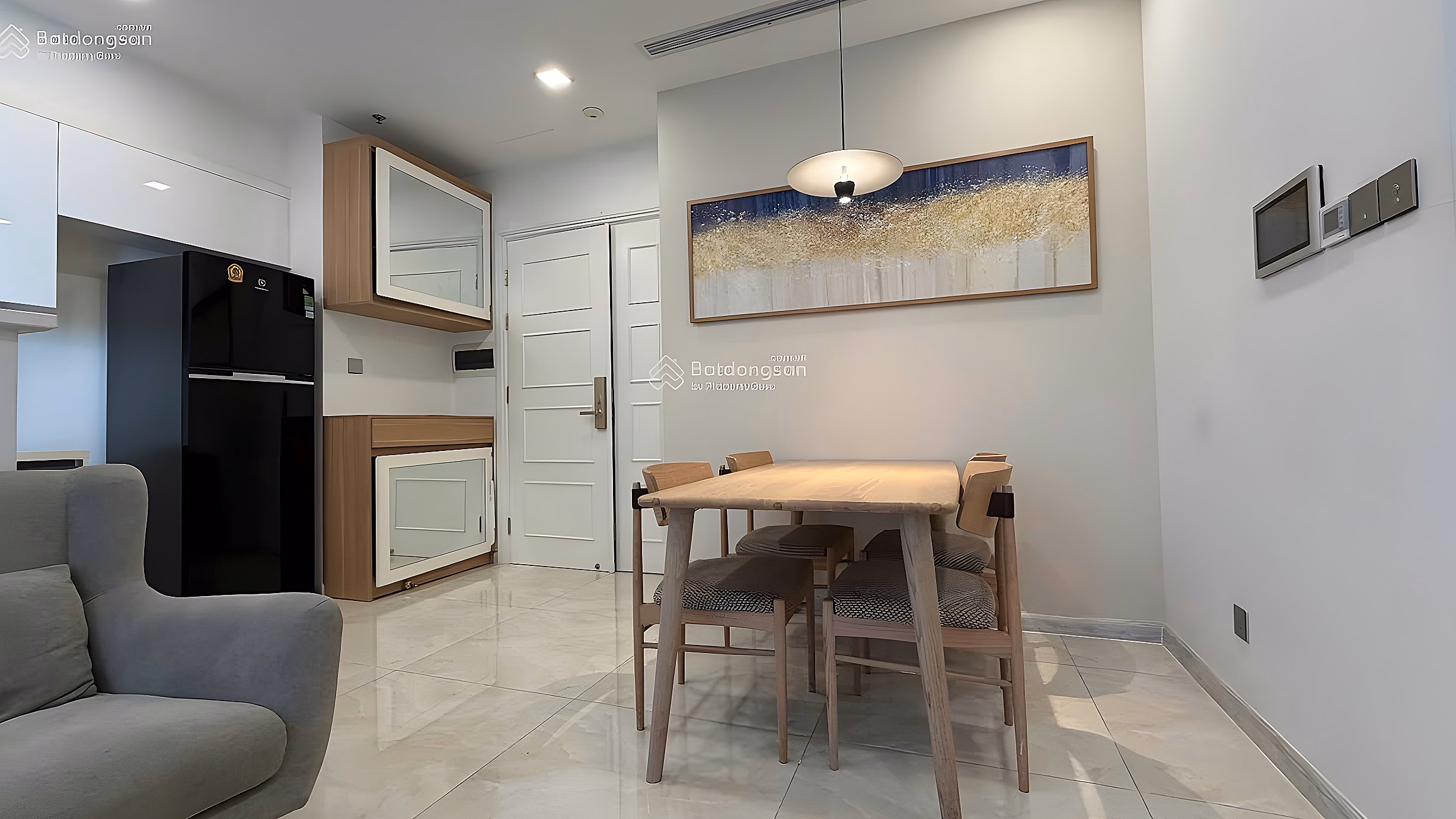 Hot! Apartment for rent in Vinhomes Golden River Ba Son, 26 million, 70m2, 2 bedrooms, 2 bathrooms