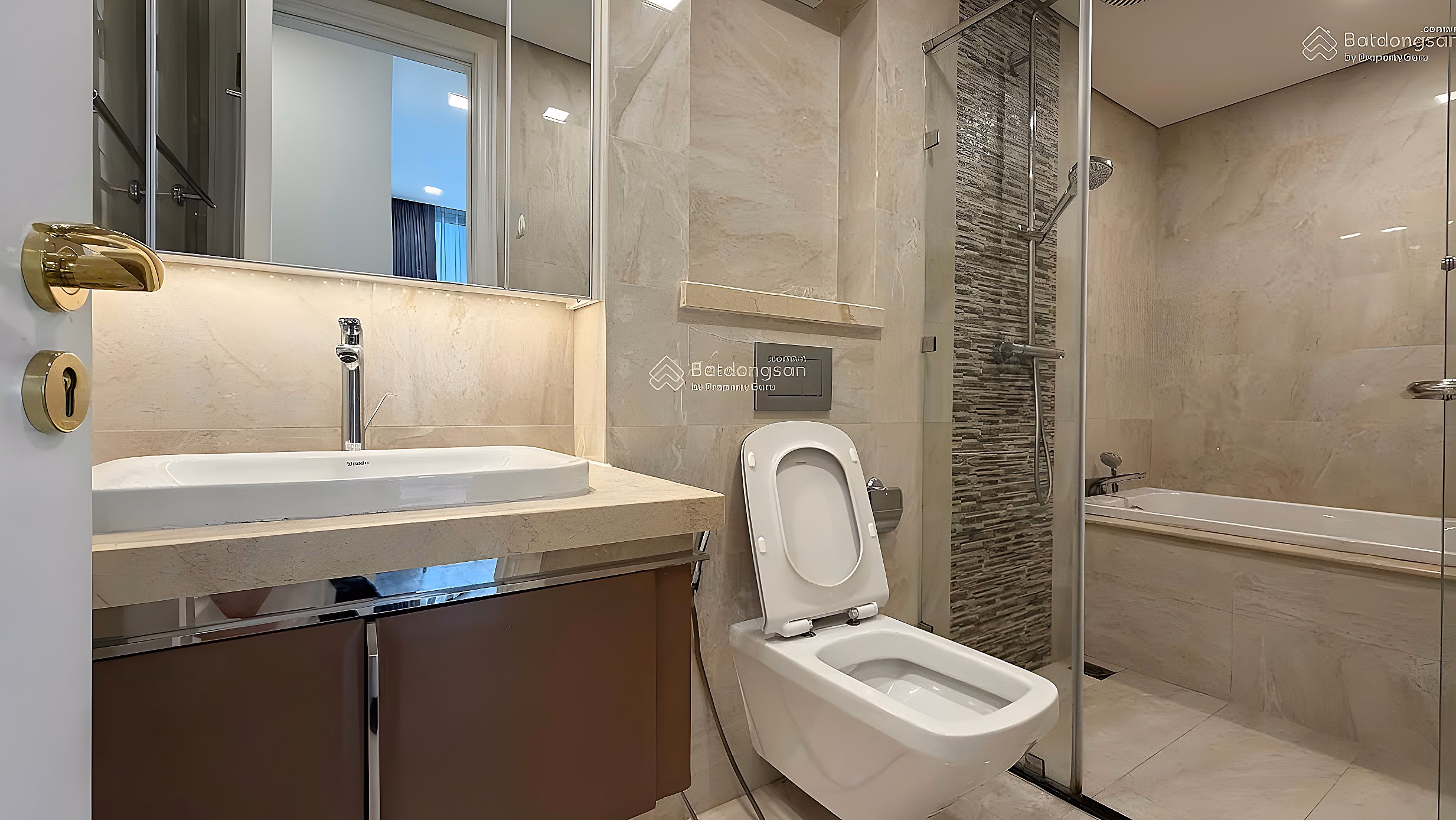 Hot! Apartment for rent in Vinhomes Golden River Ba Son, 26 million, 70m2, 2 bedrooms, 2 bathrooms