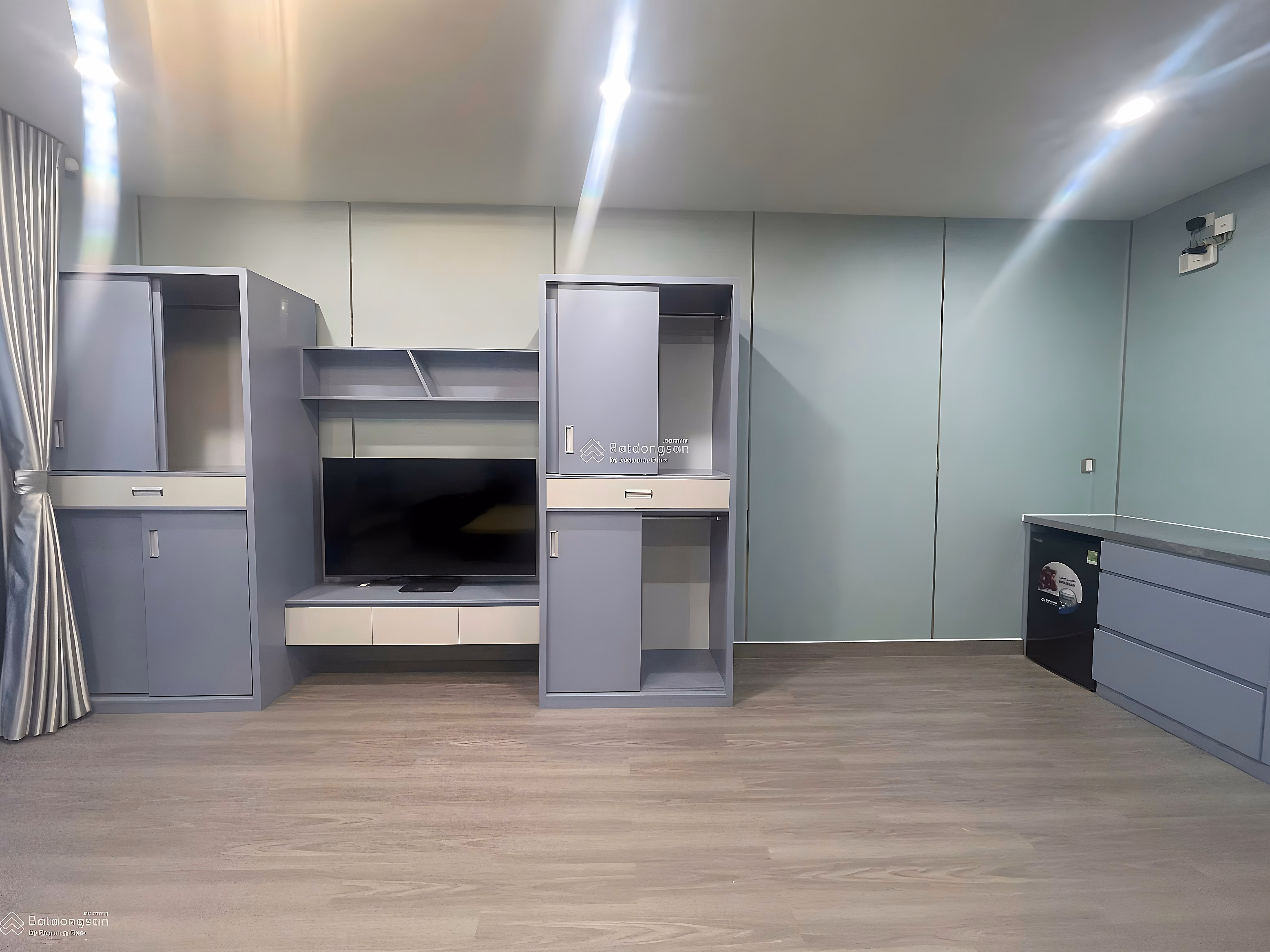 Q7 Boulevard apartment for rent with fully furnished studio facing the balcony