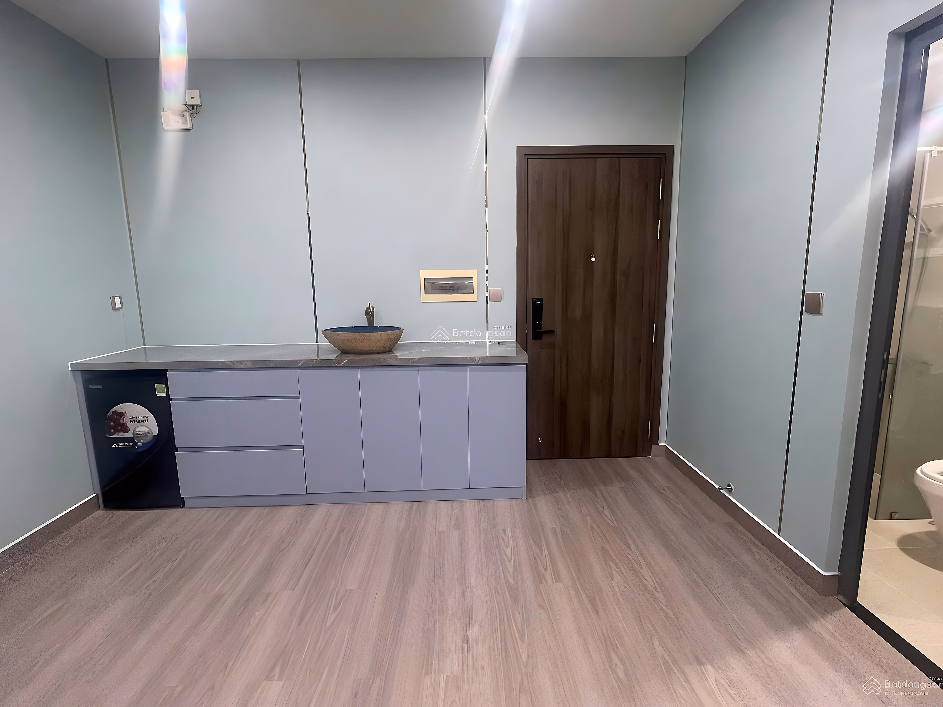 Q7 Boulevard apartment for rent with fully furnished studio facing the balcony