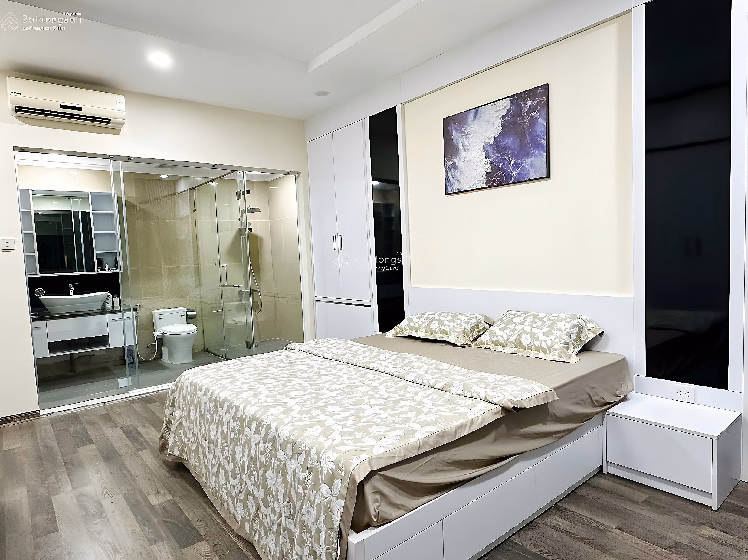 Selling a 3-bedroom apartment with 2 balconies 120m2 Times City with CAR SLOT for only 13.5 billion