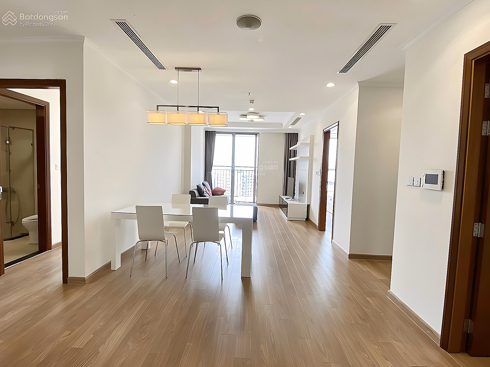 Selling a beautiful 3-bedroom apartment in Park Hill Premium Times City, 117m2 wide, facing south, school view