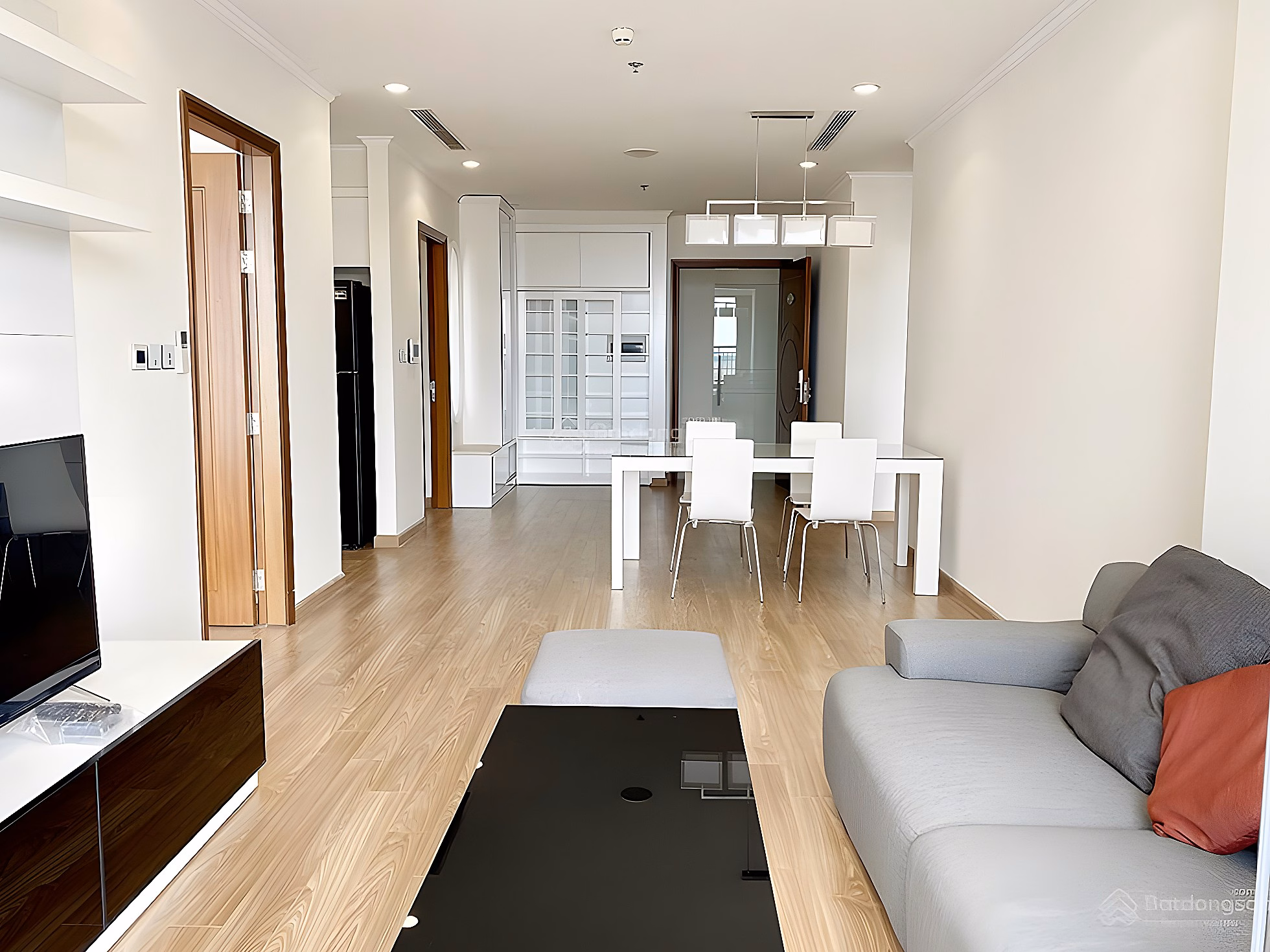 Selling a beautiful 3-bedroom apartment in Park Hill Premium Times City, 117m2 wide, facing south, school view