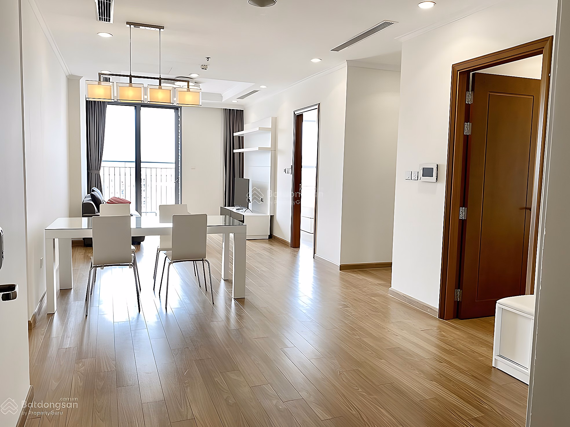 Selling a beautiful 3-bedroom apartment in Park Hill Premium Times City, 117m2 wide, facing south, school view
