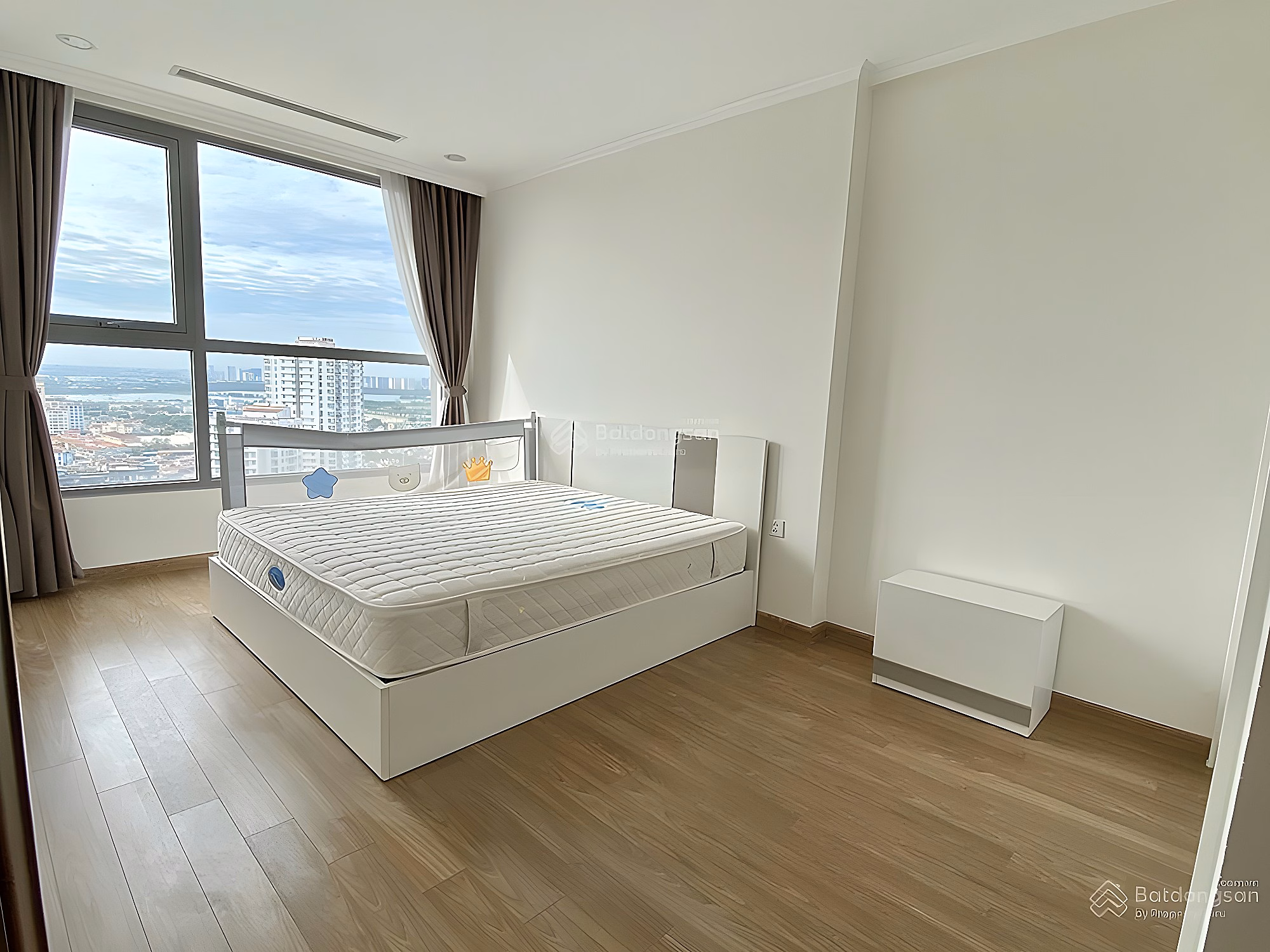 Selling a beautiful 3-bedroom apartment in Park Hill Premium Times City, 117m2 wide, facing south, school view