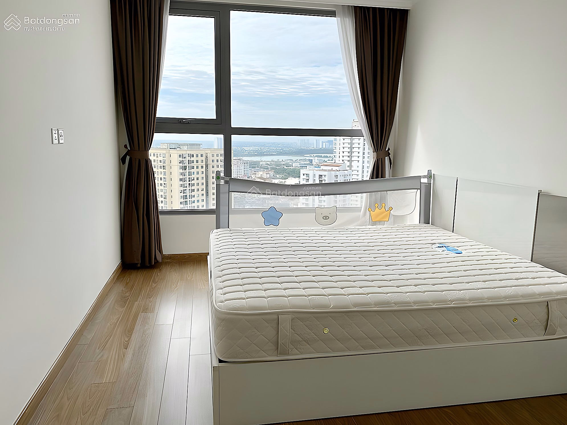 Selling a beautiful 3-bedroom apartment in Park Hill Premium Times City, 117m2 wide, facing south, school view