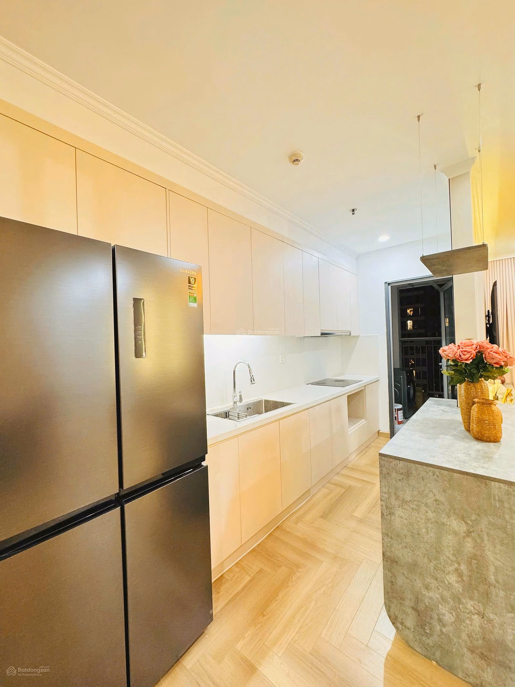 Selling bright 3-bedroom corner apartment 120m2 Park Hill 8 TImes City urban area VIP building project
