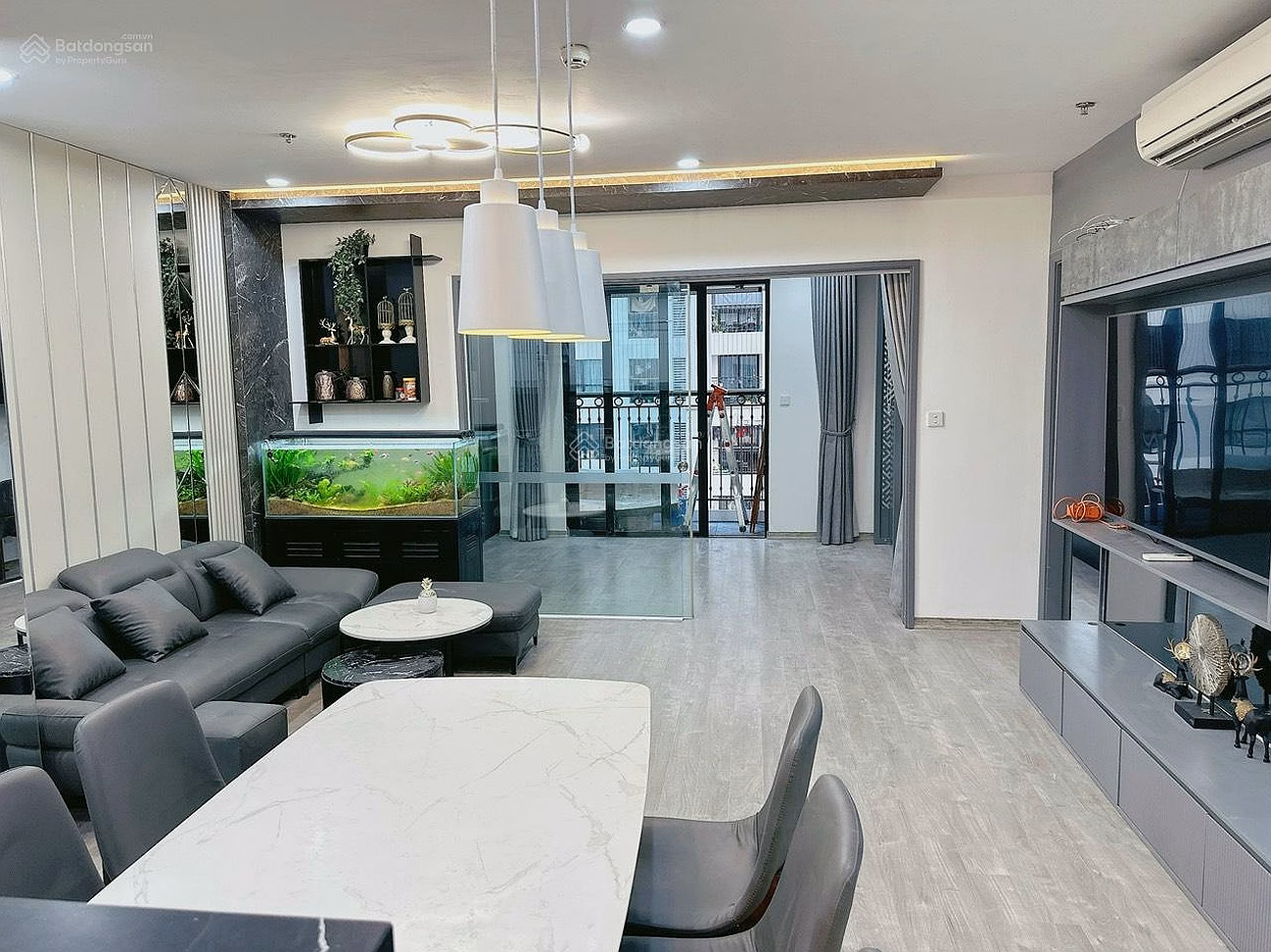 Times City 3-bedroom apartment for sale 110m2 for 11.5 billion including fully furnished nearly 700 million, a little more than 100 million/m2