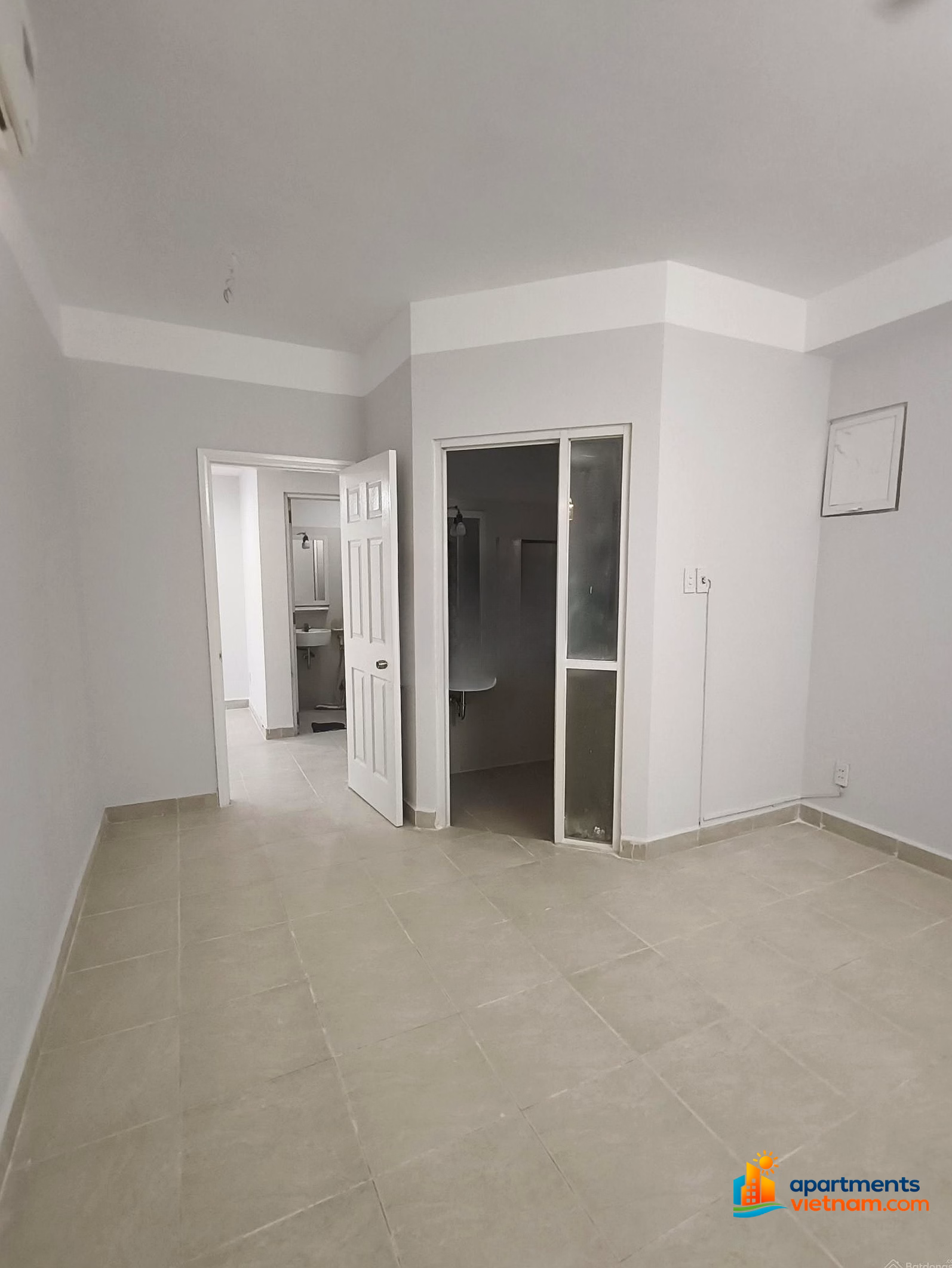 Urgent sale of Ehome3 Apartment 2 bedrooms - 2 bathrooms, best price only 2,550 billion, clean and beautiful house, pink book ready