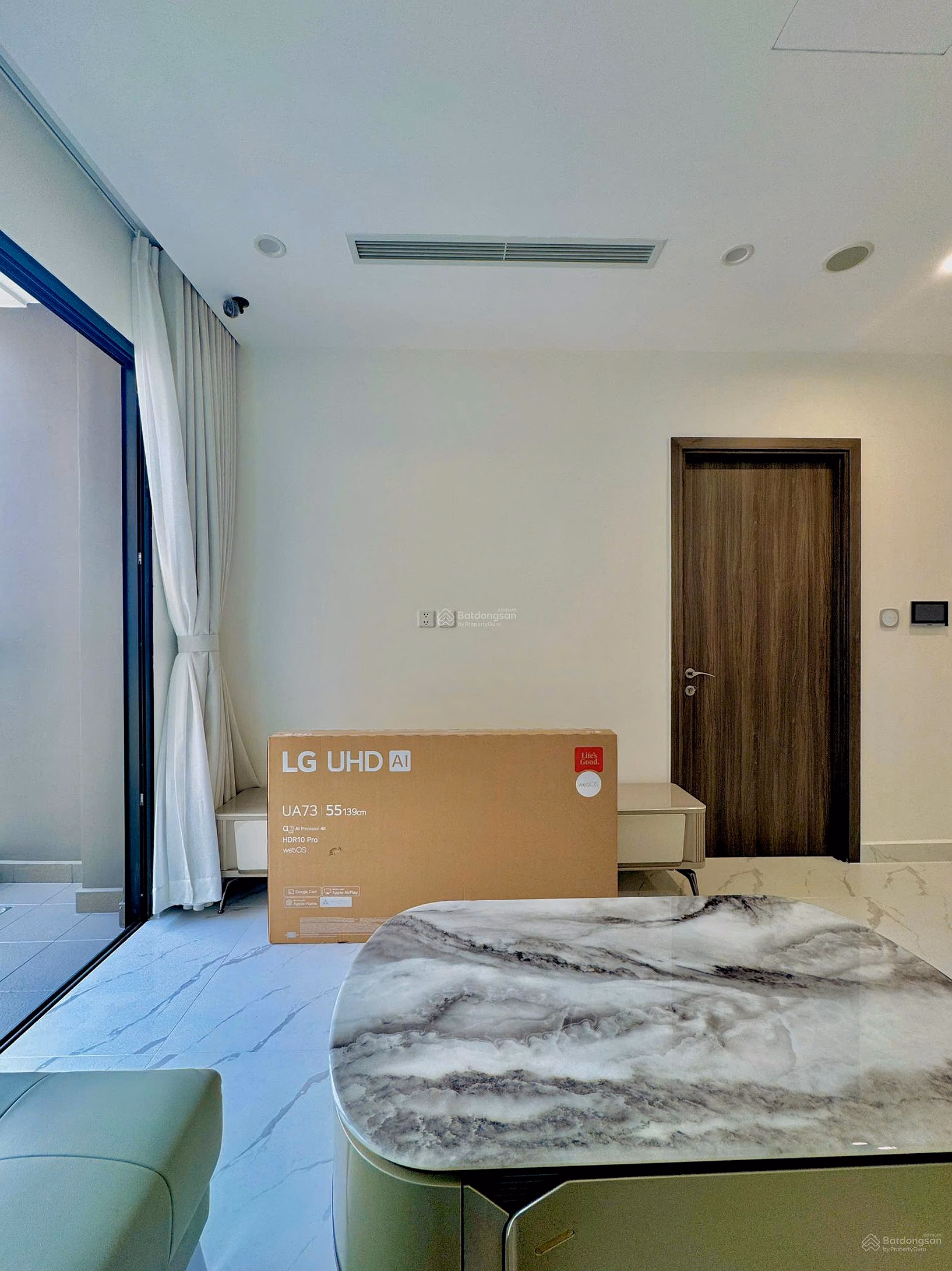 2 bedrooms fully furnished luxury 18 million with direct view of the park and Dong Nai river at Opus One