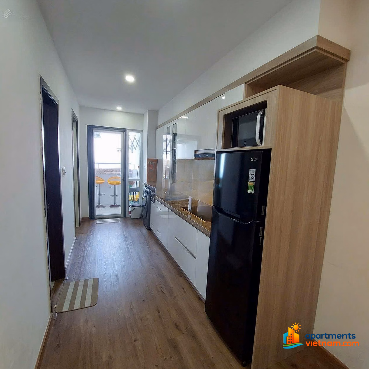 Muong Thanh apartment for rent, 04 Tran Phu, direct sea view, with glass-walled toilet