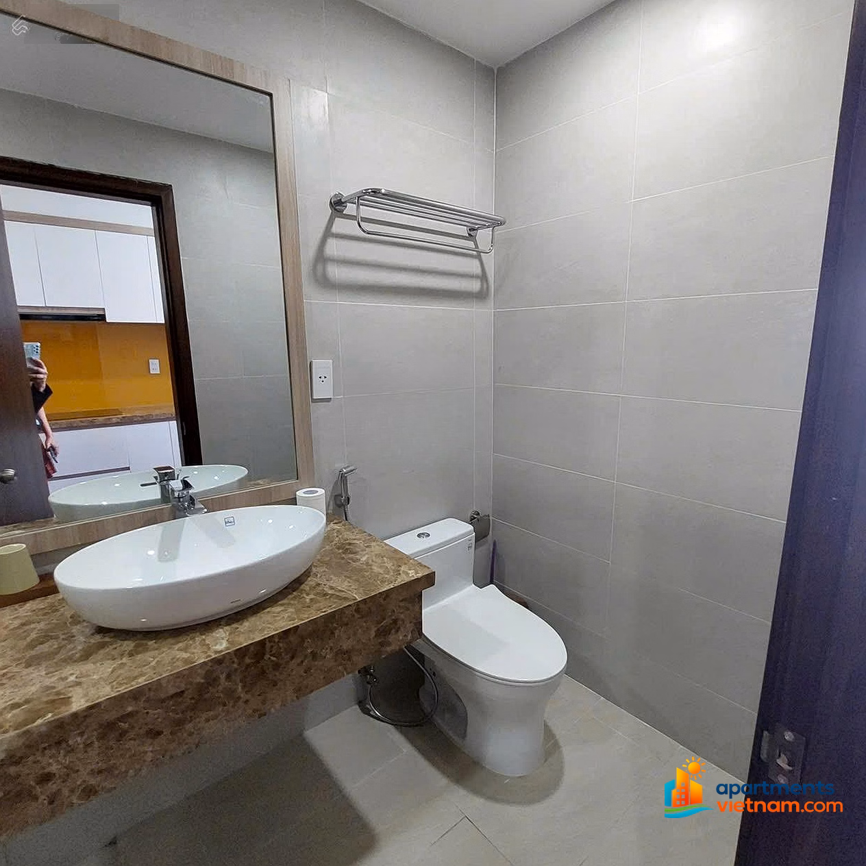 Muong Thanh apartment for rent, 04 Tran Phu, direct sea view, with glass-walled toilet