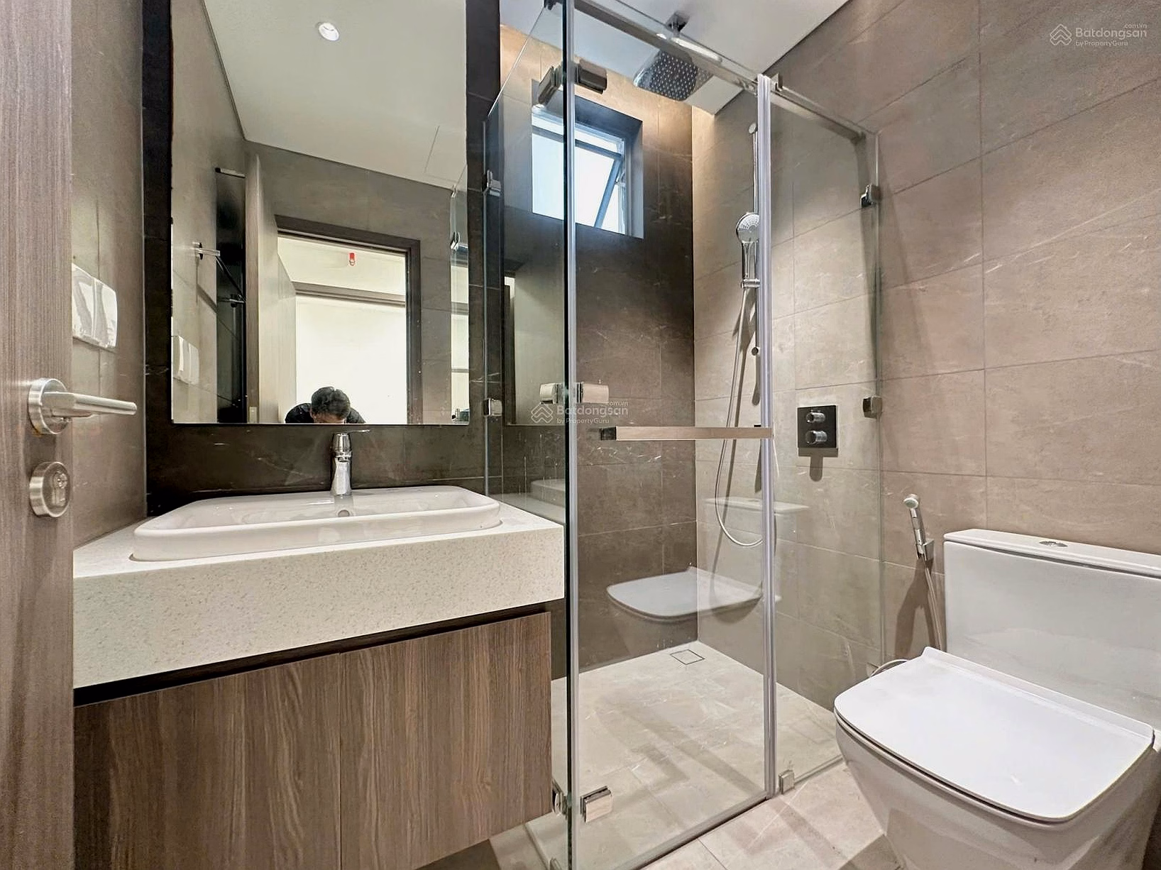 Apartment for rent with 2 bedrooms, 2 bathrooms, 86m², 11 million in Him Lam Cho Lon district 6, HCM*** meet Hien