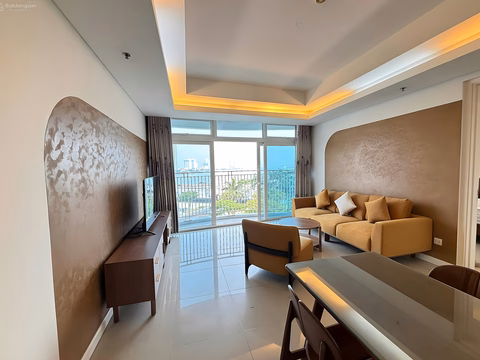 Azura 2-bedroom apartment for rent on high floor, cool river view