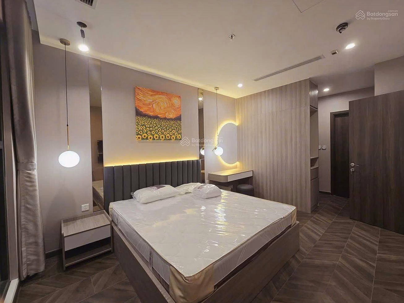 Apartment for rent with 2 bedrooms, 2 bathrooms, 90m2, 16 square meters in The Flemington, Le Dai Hanh, District 11*** meet Hien