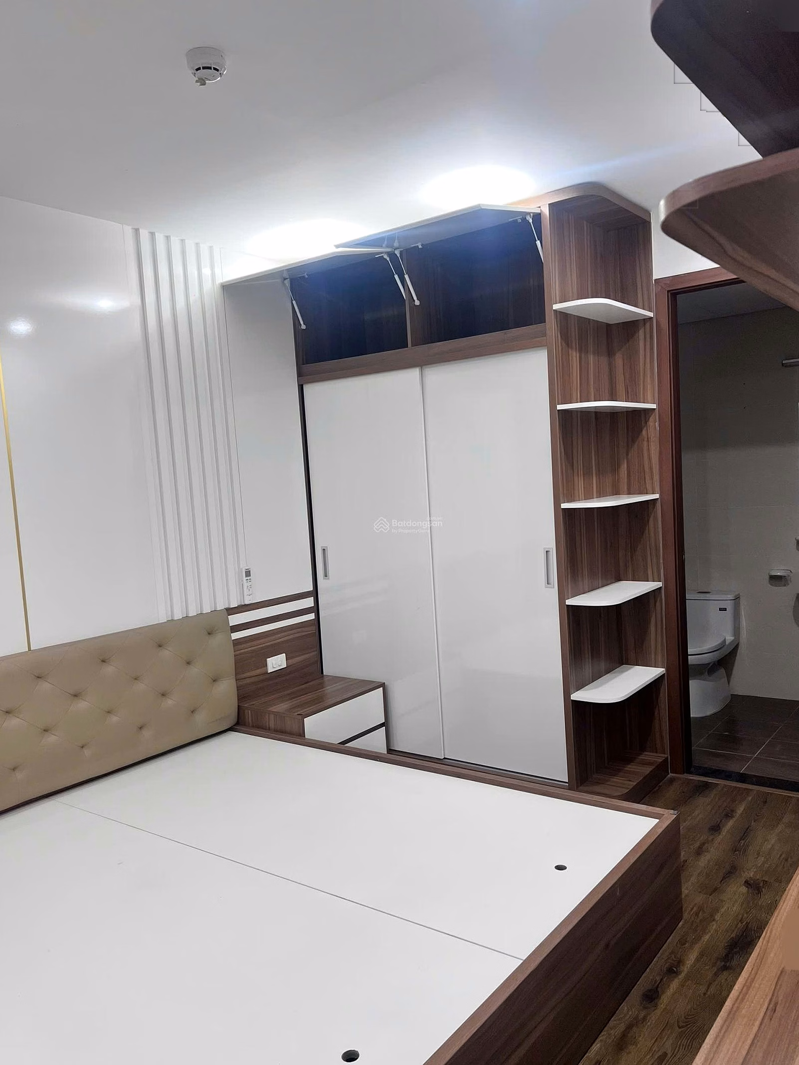 Cut a deep loss on a 2-bedroom apartment in T3 Thang Long Capital building, full NT, priced at 4.6x billion