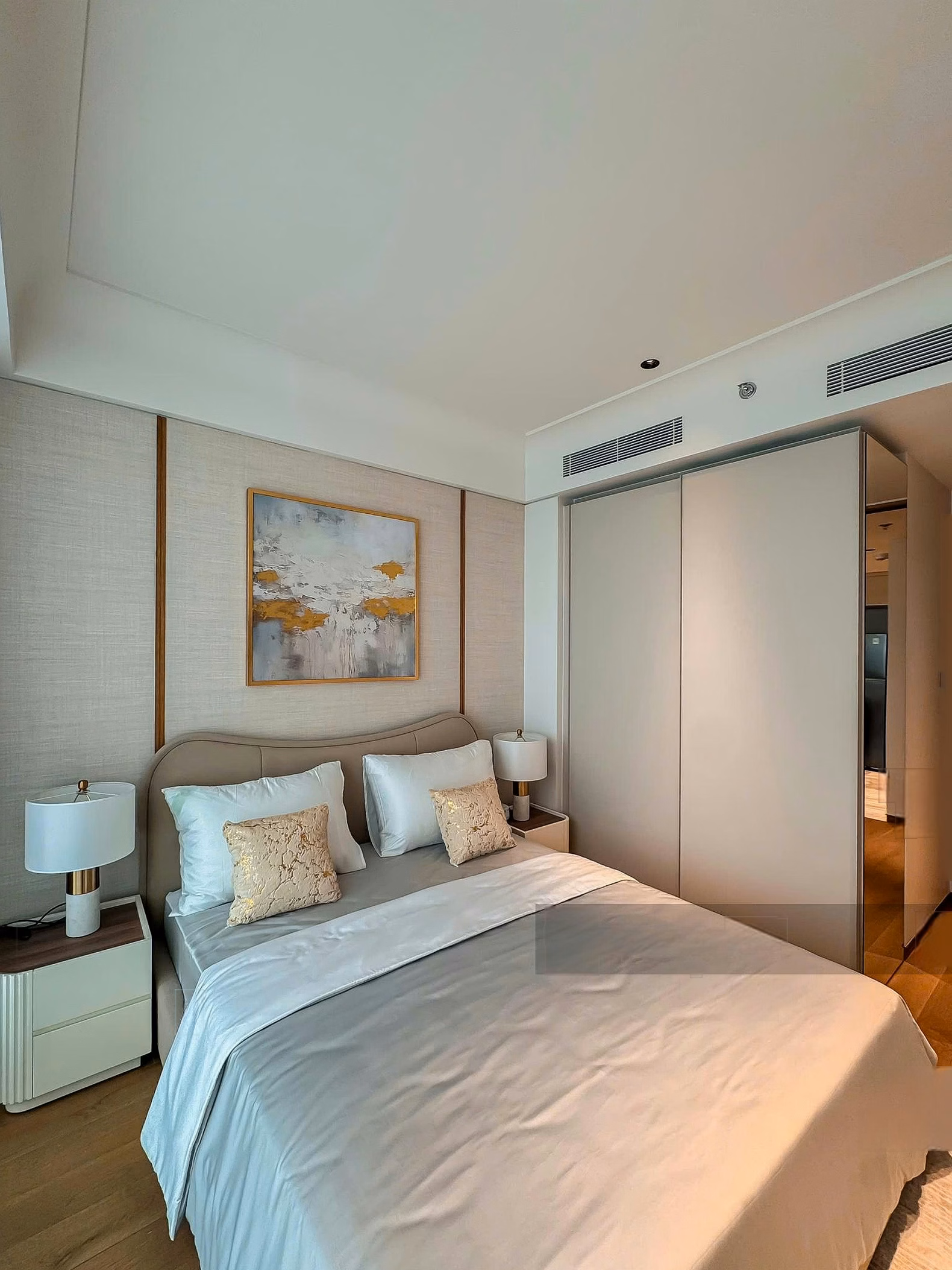 Kim Ngan Grand Marina - 2 bedroom - 2 bathroom corner apartment for rent 79 million/month fully furnished, SEA building free of PQL