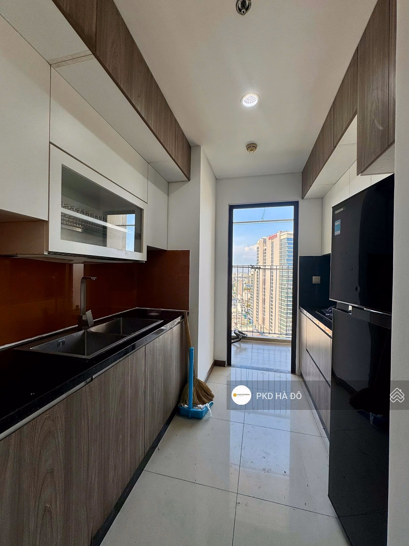 Apartment for rent with 2 bedrooms, 2 bathrooms, beautiful corner view at Ha Do Centrosa Garden