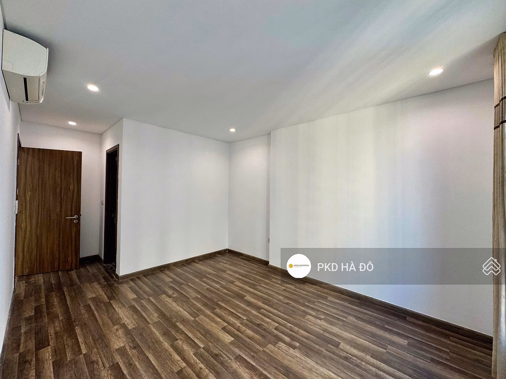 Apartment for rent with 2 bedrooms, 2 bathrooms, beautiful corner view at Ha Do Centrosa Garden
