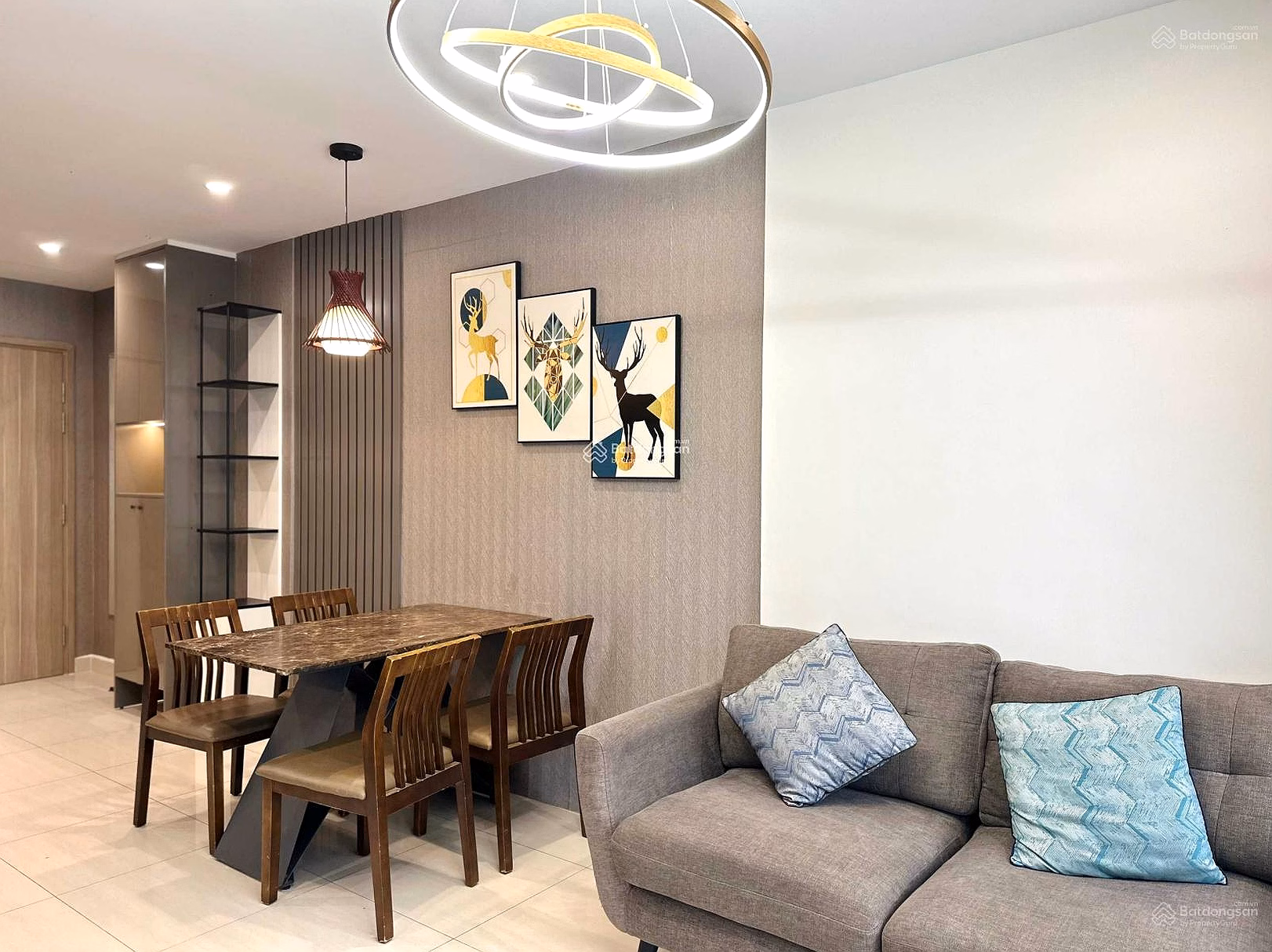 The owner sold the 3-bedroom corner apartment in Vinhomes Grand Park at a loss