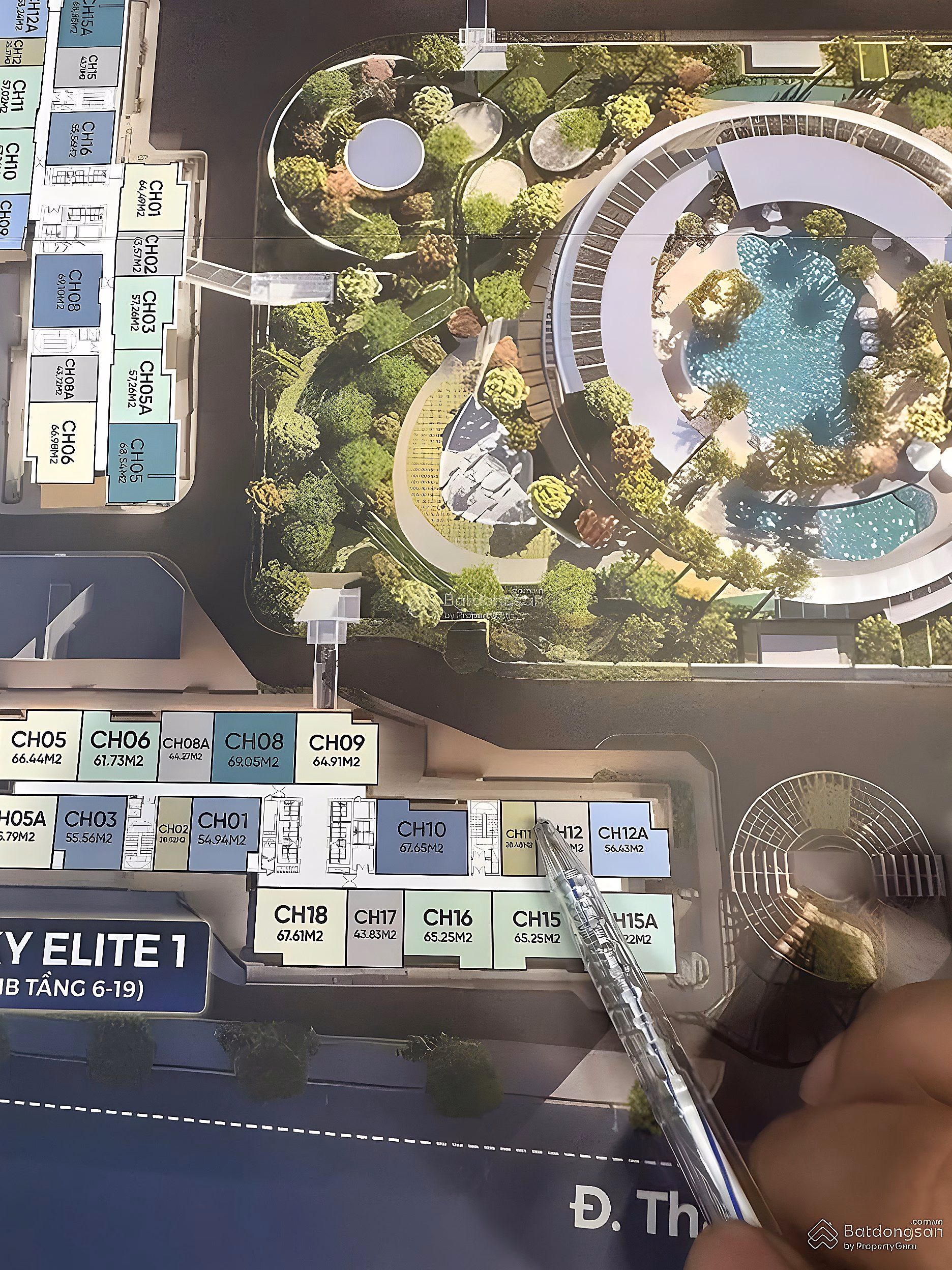 Studio E1 View of Imperia Sky Park swimming pool, 2.4 LH